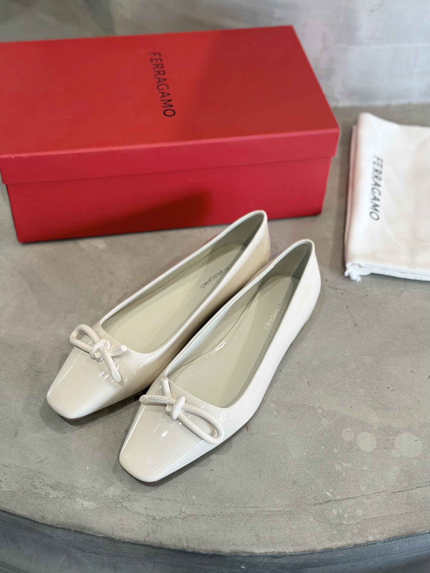 Vera’s New Asymmetrical Rope Tie Ballet Shoes: Plant Price $725 - 图片 5