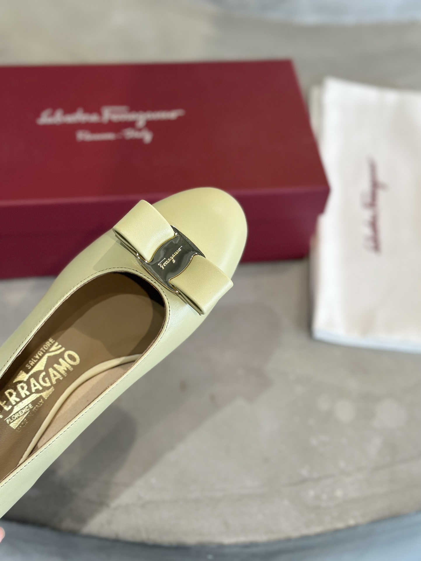 Salvatore Ferragamo Plant Price 700: Sheepskin & Real Bottom Print, Multiple Sizes. - 图片 8