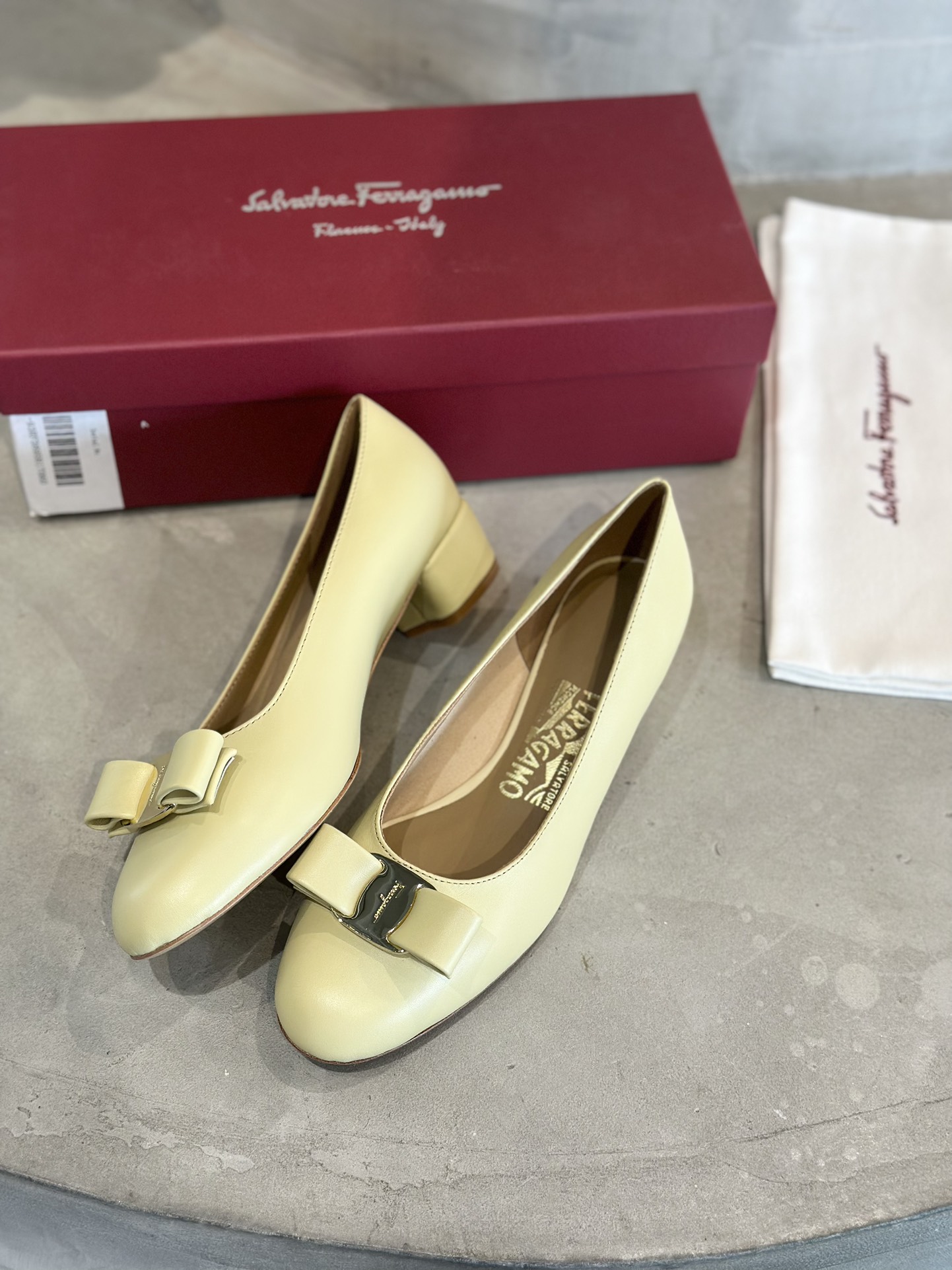 Salvatore Ferragamo Plant Price 700: Sheepskin & Real Bottom Print, Multiple Sizes. - 图片 7