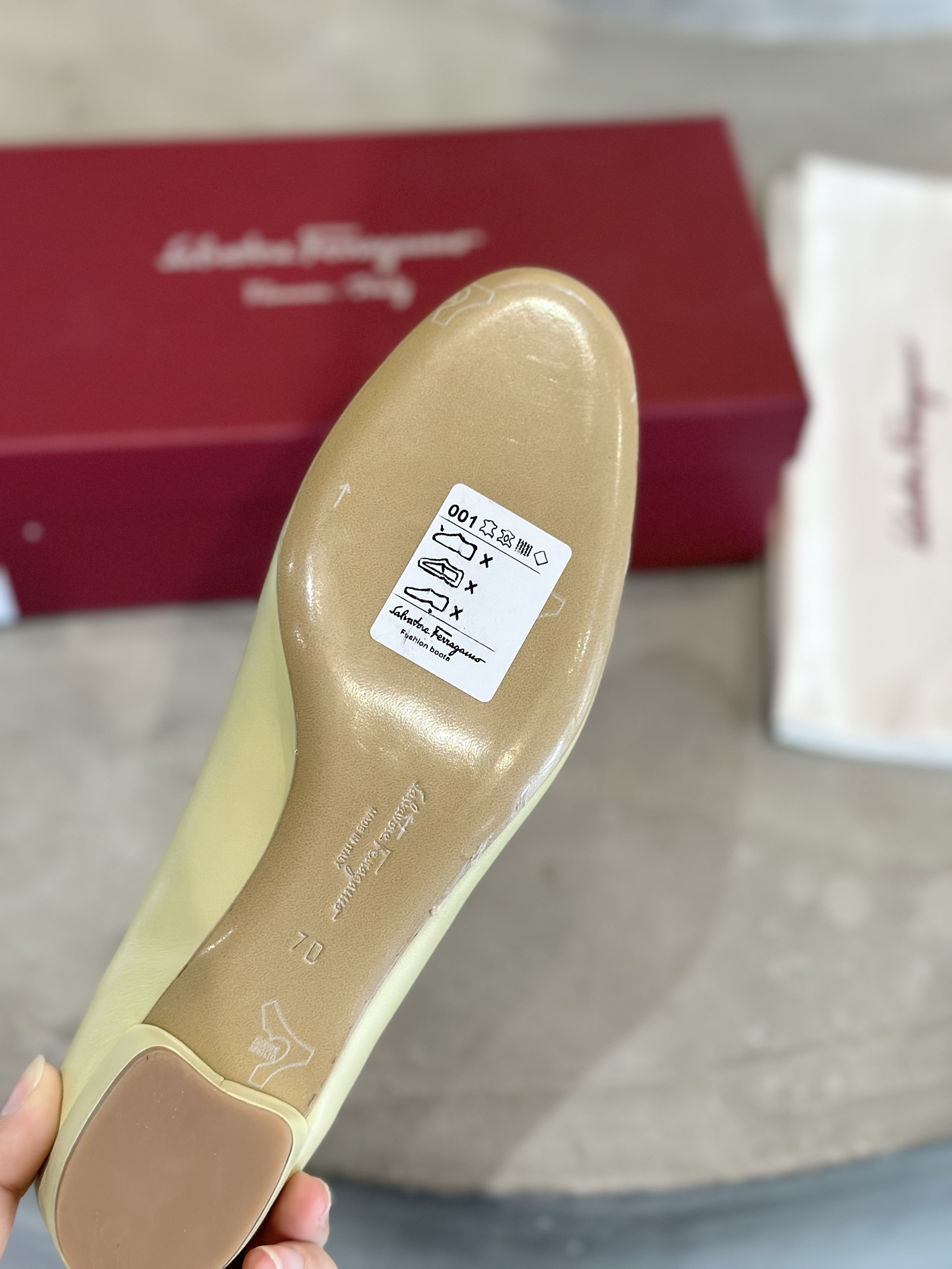 Salvatore Ferragamo Plant Price 700: Sheepskin & Real Bottom Print, Multiple Sizes. - 图片 9