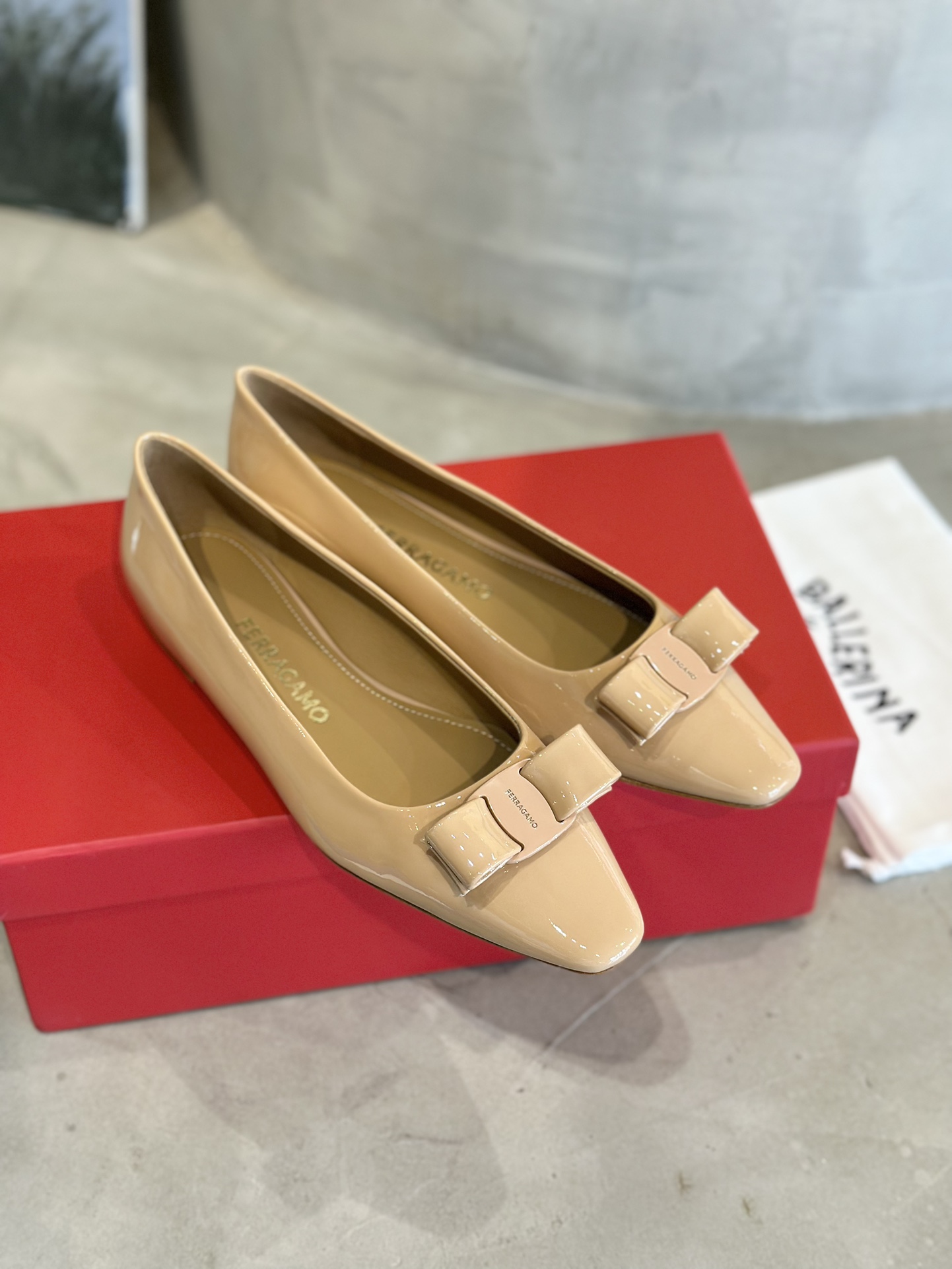 Stylish Salvatore Ferragamo Vera Heels with Custom Leather Bottom, Plant Price $725 - 图片 2