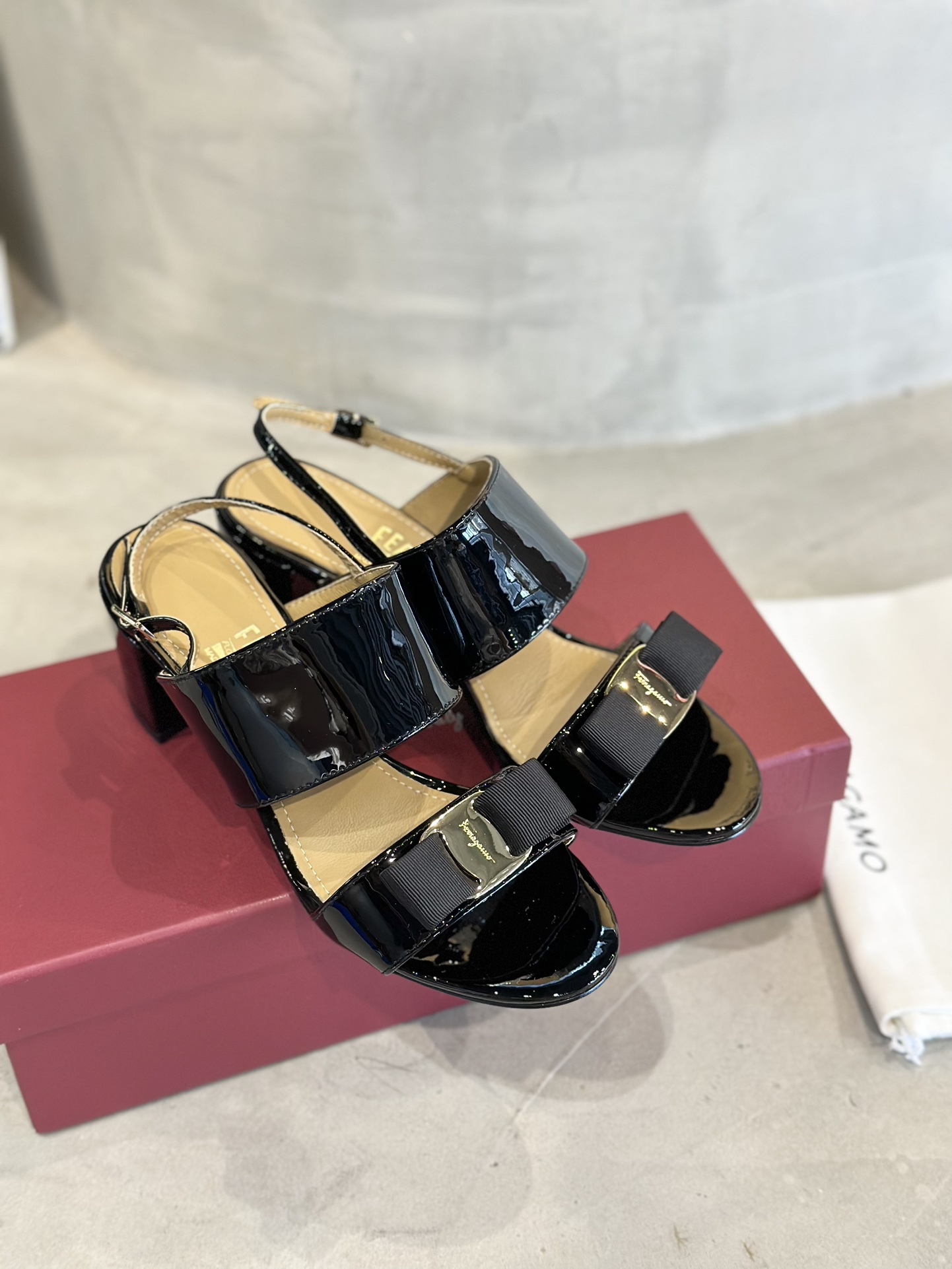 Fashionable Plant Price: Salvatore Ferragamo Women’s Shoes with Soft Cow and Sheep Leather - 图片 3
