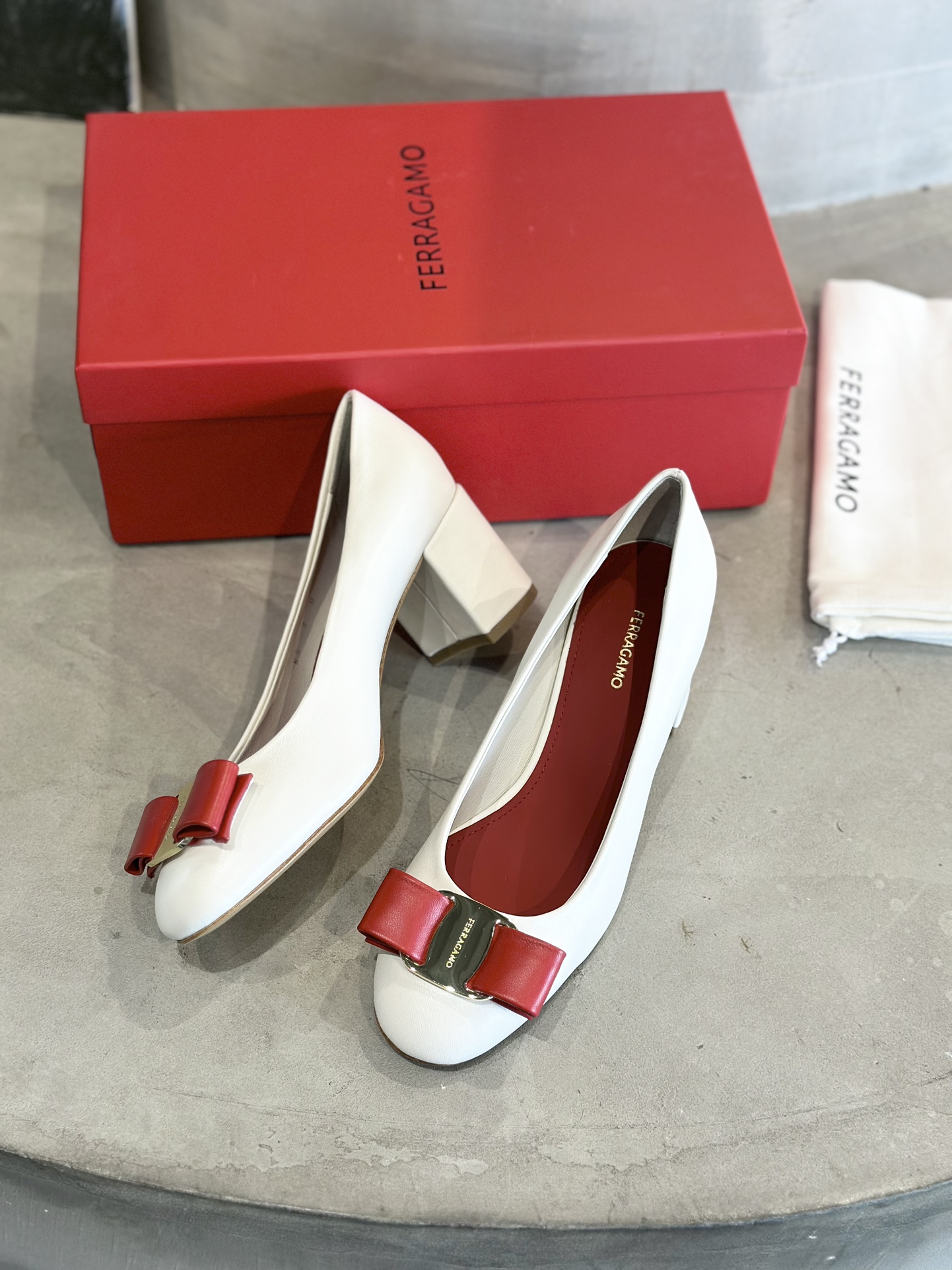 Stylish Ferraga*Ofila Plant Price 725, Butterflies Design, Imported Calf Skin, High Heels. - 图片 2