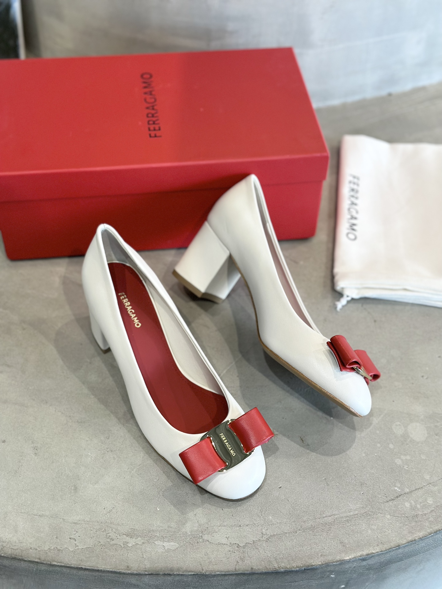 Stylish Ferraga*Ofila Plant Price 725, Butterflies Design, Imported Calf Skin, High Heels. - 图片 4
