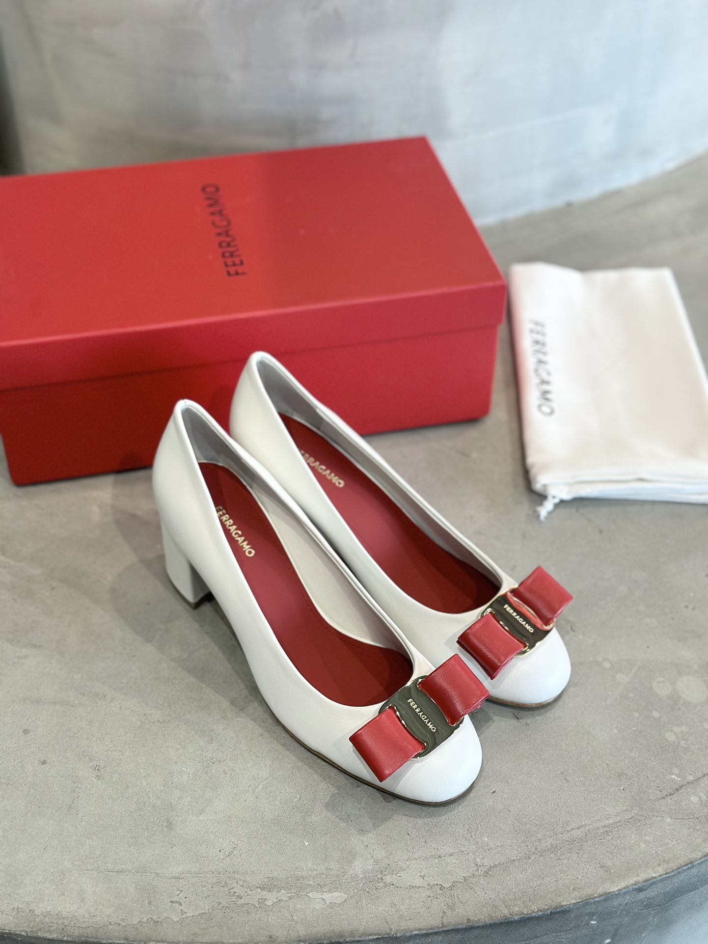 Stylish Ferraga*Ofila Plant Price 725, Butterflies Design, Imported Calf Skin, High Heels. - 图片 3