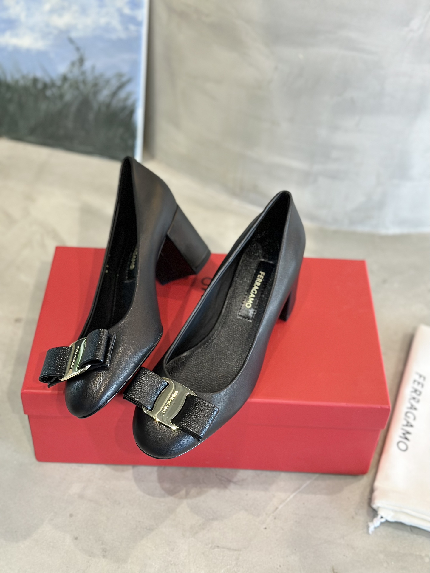 Stylish Ferragaofila Plant Price 725 with Imported Calf Skin and Striped Design - 图片 5