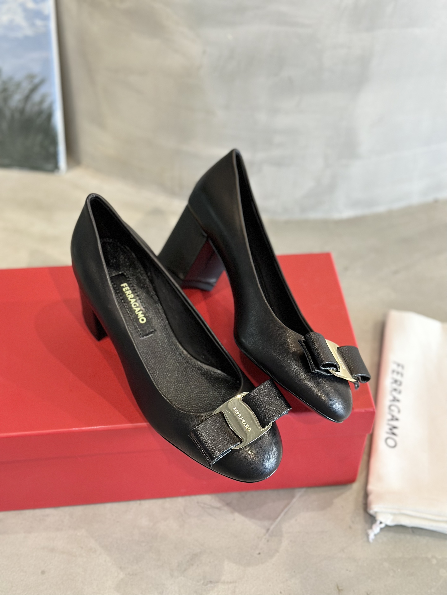 Stylish Ferragaofila Plant Price 725 with Imported Calf Skin and Striped Design - 图片 7