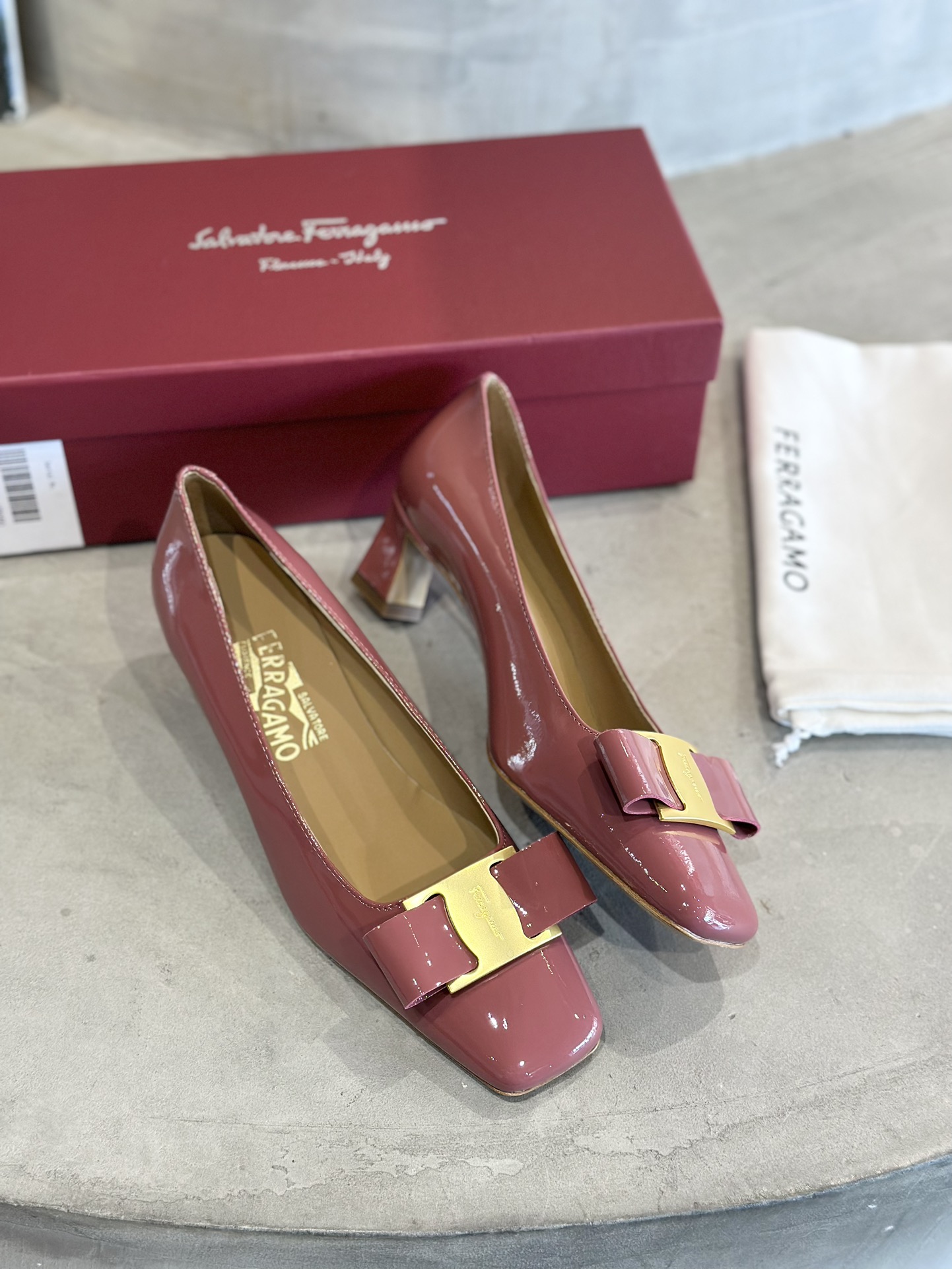 Luxury Salvatore Ferragamo Heels: Plant Price 672, Sheepskin Interior, Imported Materials. - 图片 7