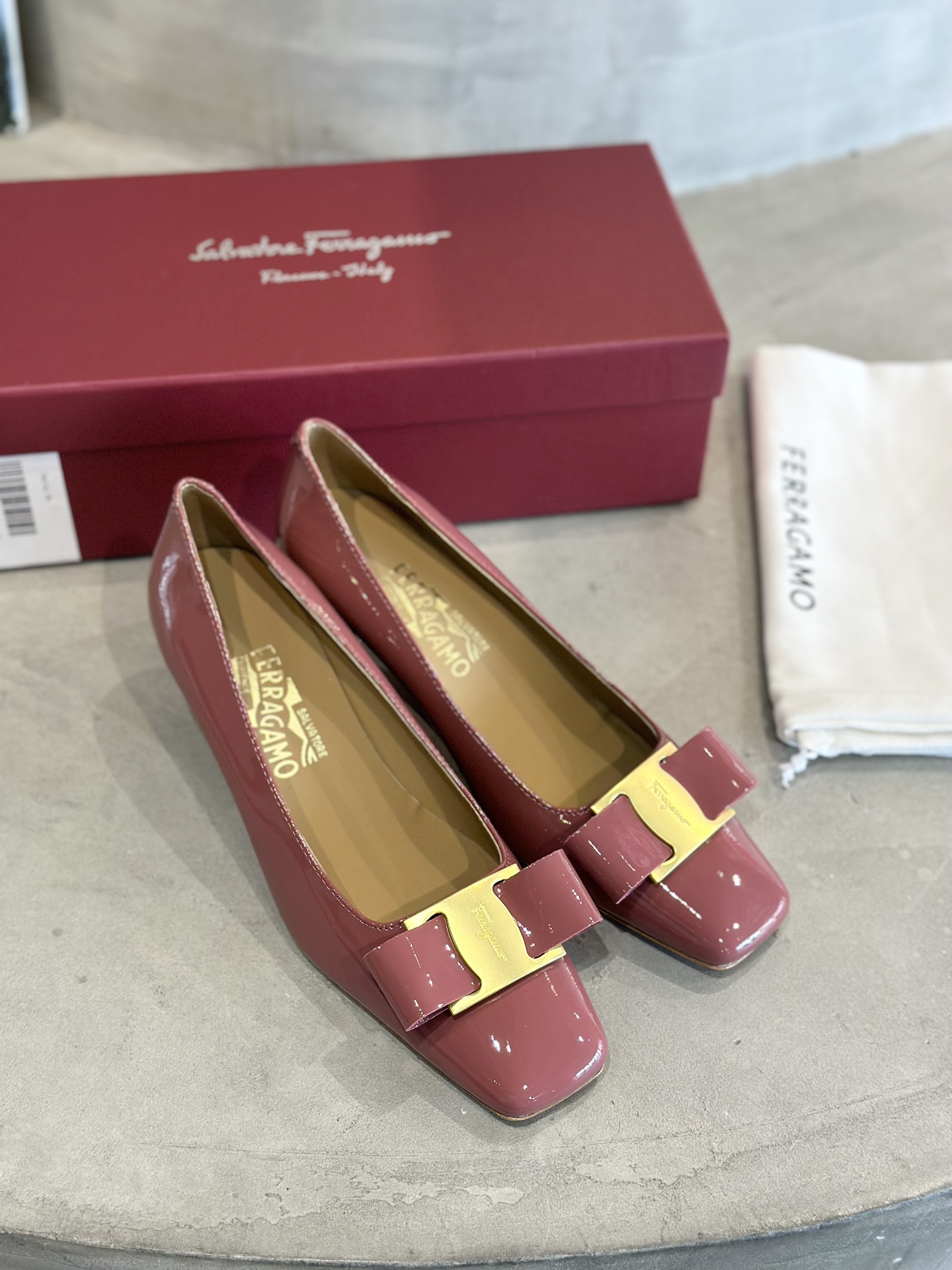 Luxury Salvatore Ferragamo Heels: Plant Price 672, Sheepskin Interior, Imported Materials. - 图片 3