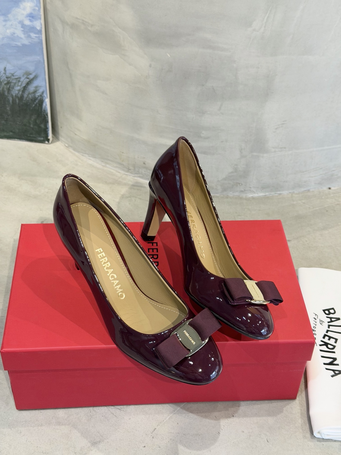 Ferragamo 菲拉*慕新款Vara蝴蝶结粗高跟鞋