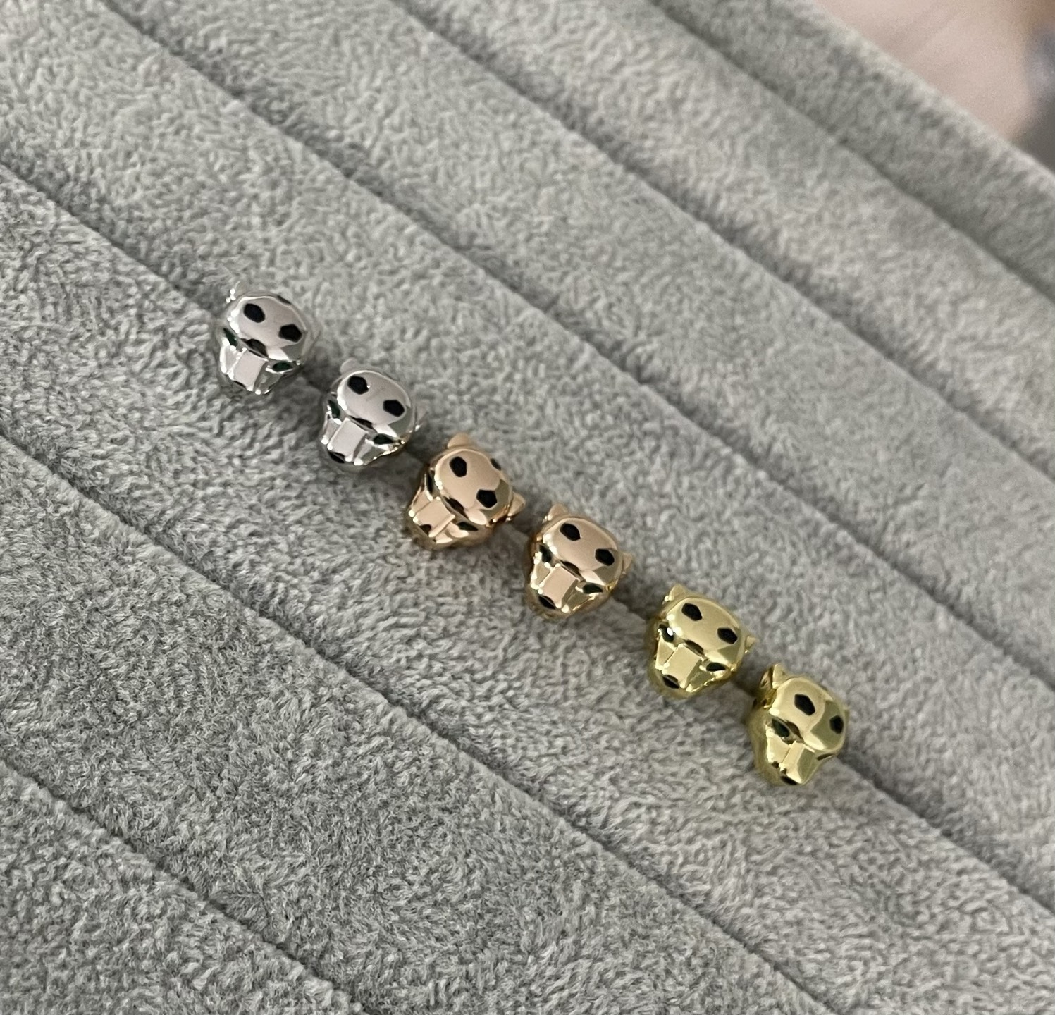 ¥108 卡地亚耳钉 豹头滴胶耳钉
