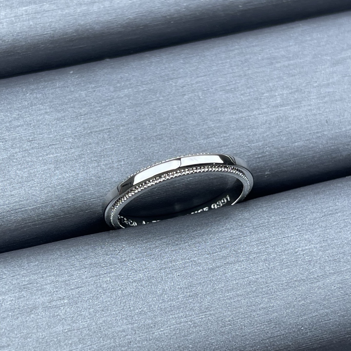 Tiffany & Co. 蒂芙尼戒指 窄版无钻方形珠形边饰戒指