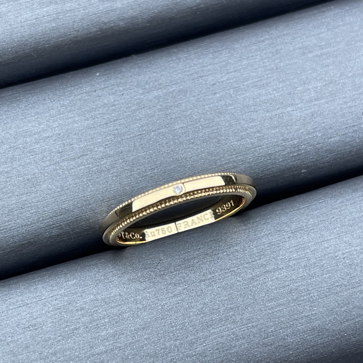 Tiffany & Co. 蒂芙尼戒指 窄版单钻方形珠形边饰戒指