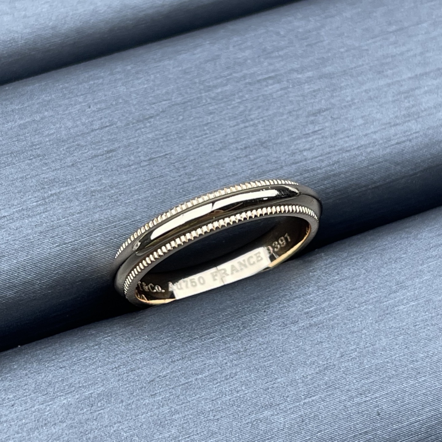 Tiffany & Co. 蒂芙尼戒指 宽版无钻圆形珠形边饰戒指