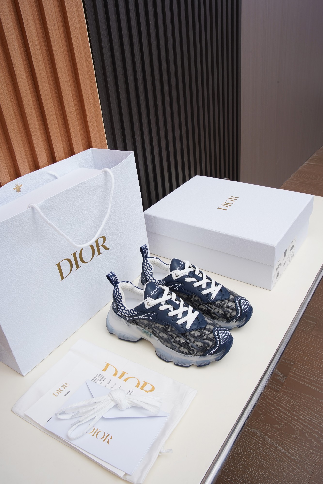 华伦天奴 Valentino 高定经典皮革女包手袋 #79472807