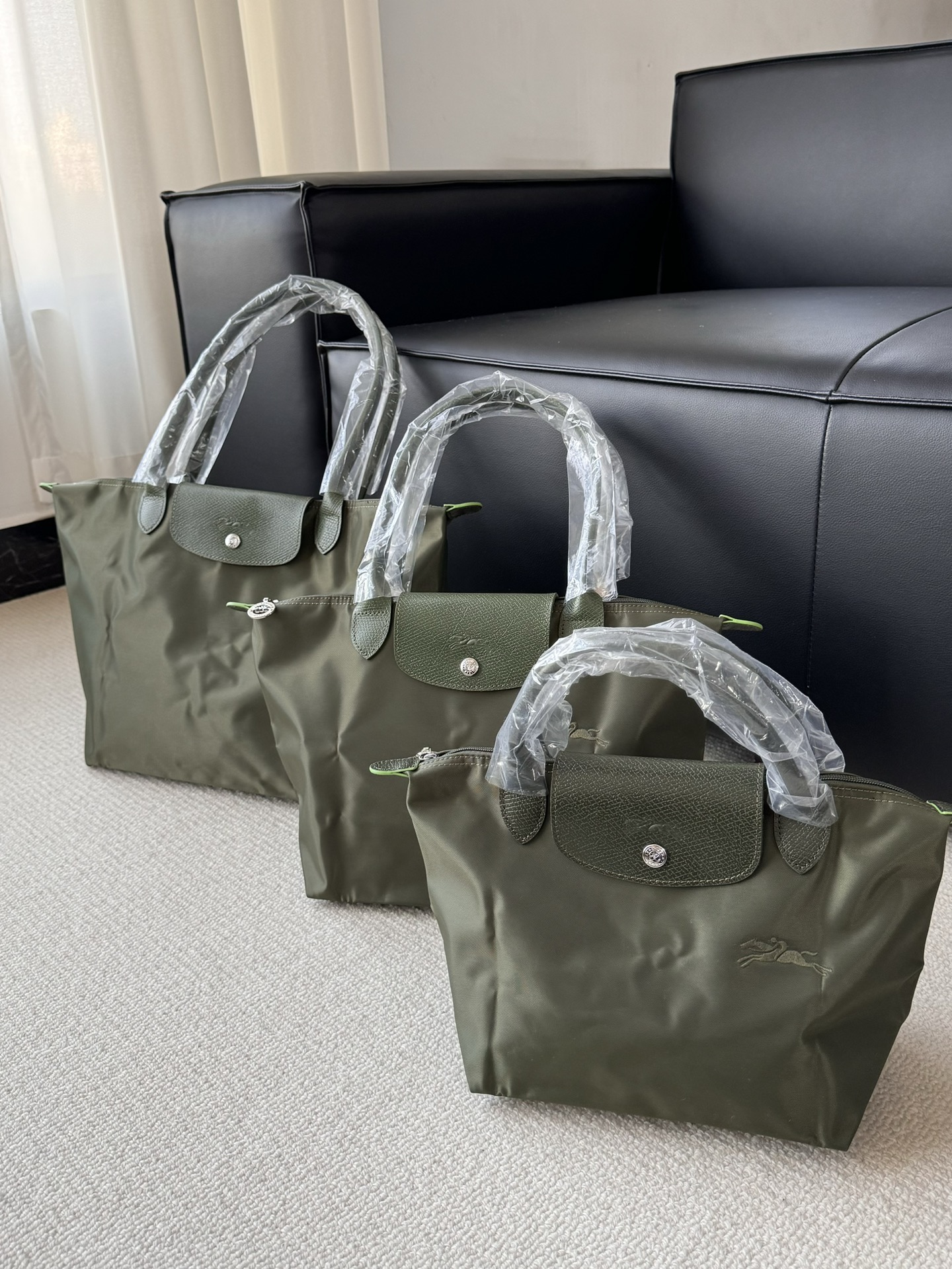 Longchamp 背爱马仕的女人也会背上百元的珑骧，爱的就是它的高级又轻松的感觉