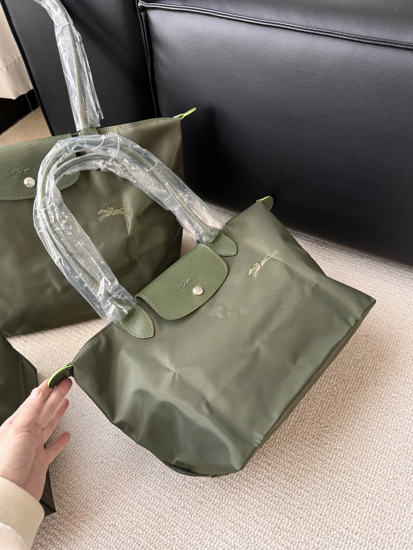 Longchamp 背爱马仕的女人也会背上百元的珑骧，爱的就是它的高级又轻松的感觉