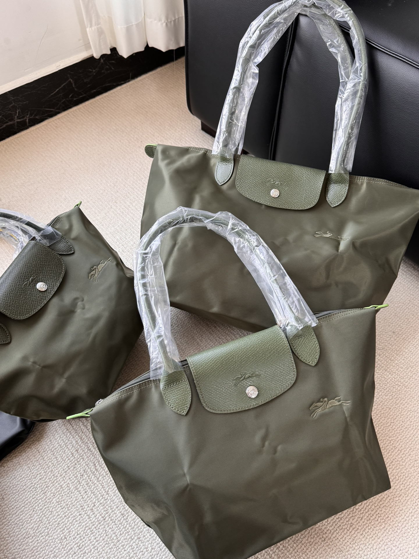 Longchamp 背爱马仕的女人也会背上百元的珑骧，爱的就是它的高级又轻松的感觉