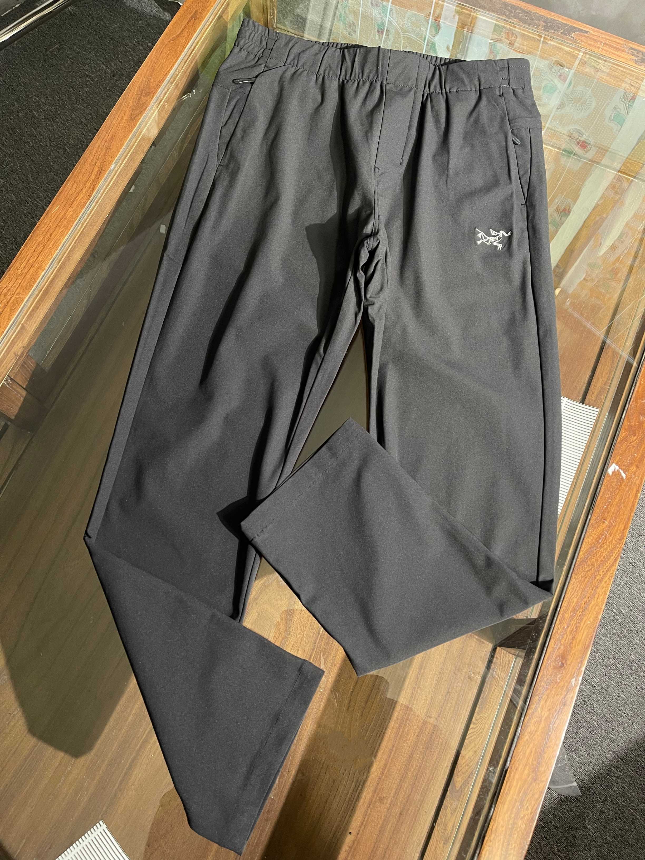 NO:155584,k8207 Spring and summer new style Archaeopteryx casual sports straight pants, pocket zipper, waterproof fabric, black M-XXXL, arc'teryx, alexander wang19860909k8207 春夏新款始祖鸟休闲运动直筒裤,口袋拉链,防水面料,黑色M-XXXL,arc'teryx,alexander wang,Men's clothing