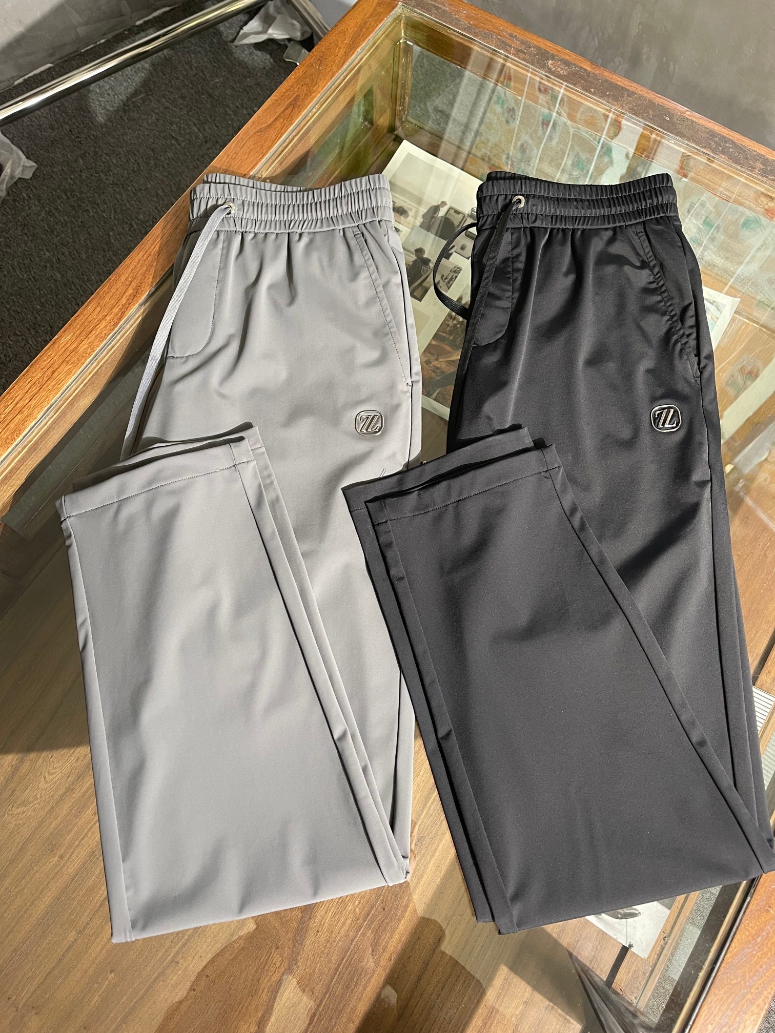 NO:152289,K7003 new spring and summer Zenia home ice silk straight-leg casual pants, four-sided elastic fabric, soft touch, black gray M-XXXL, zegna, alexander wang19860909K7003 春夏新款杰尼亚家冰丝直筒休闲裤,四面弹面料,手感柔软,黑色灰色M-XXXL,,zegna,alexander wang,Men's clothing