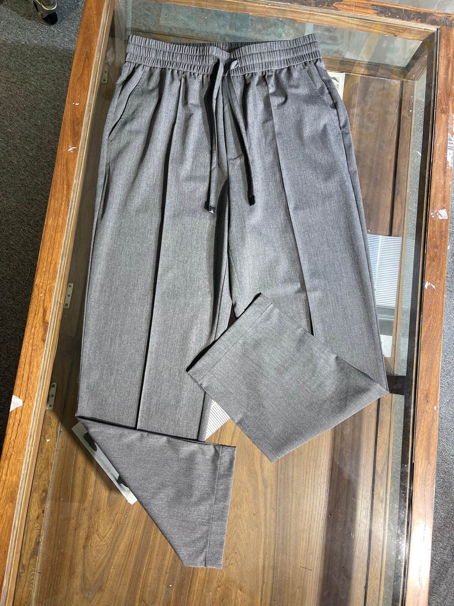 NO:155568,K7999 new spring and summer trendy brand miumiu casual trousers, gray M-XXXL, miumiu, alexander wang19860909K7999 春夏新款潮牌miumiu休闲长裤,灰色M-XXXL,,miumiu,alexander wang,Men's clothing