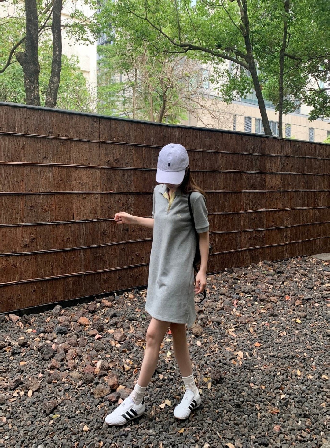 P483 Polo Dress: Versatile One-Size-Fits-All with Stylish Details and Comfortable Fit - 图片 3