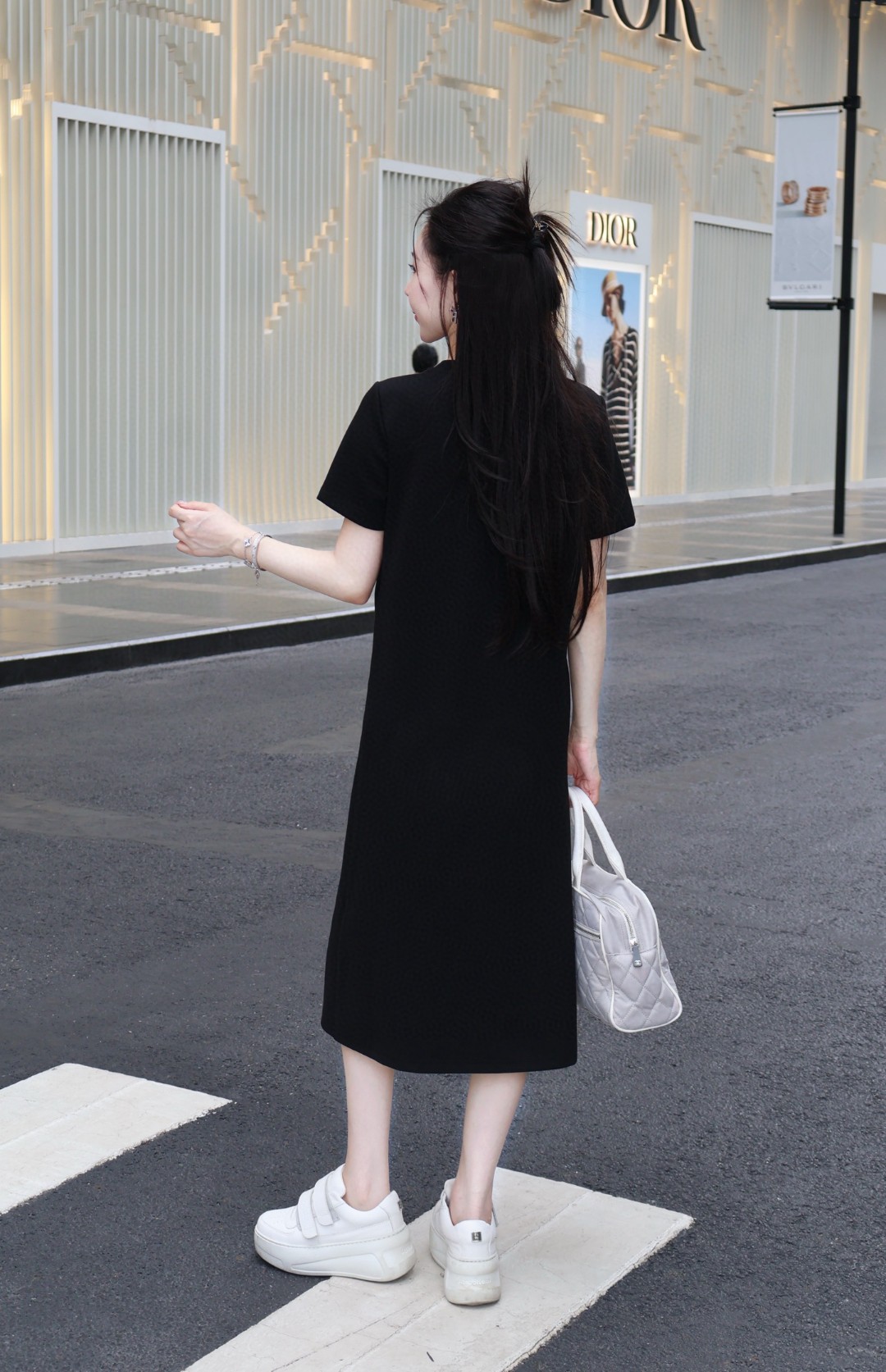 Stylish Female Suit with Embroidery Logo, Perfect for Shopping or Work - 图片 5