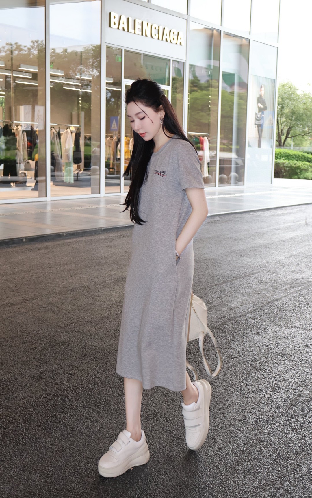 “Stylish Female Suit with Embroidery Logo: New Sale 25% Off!” - 图片 3