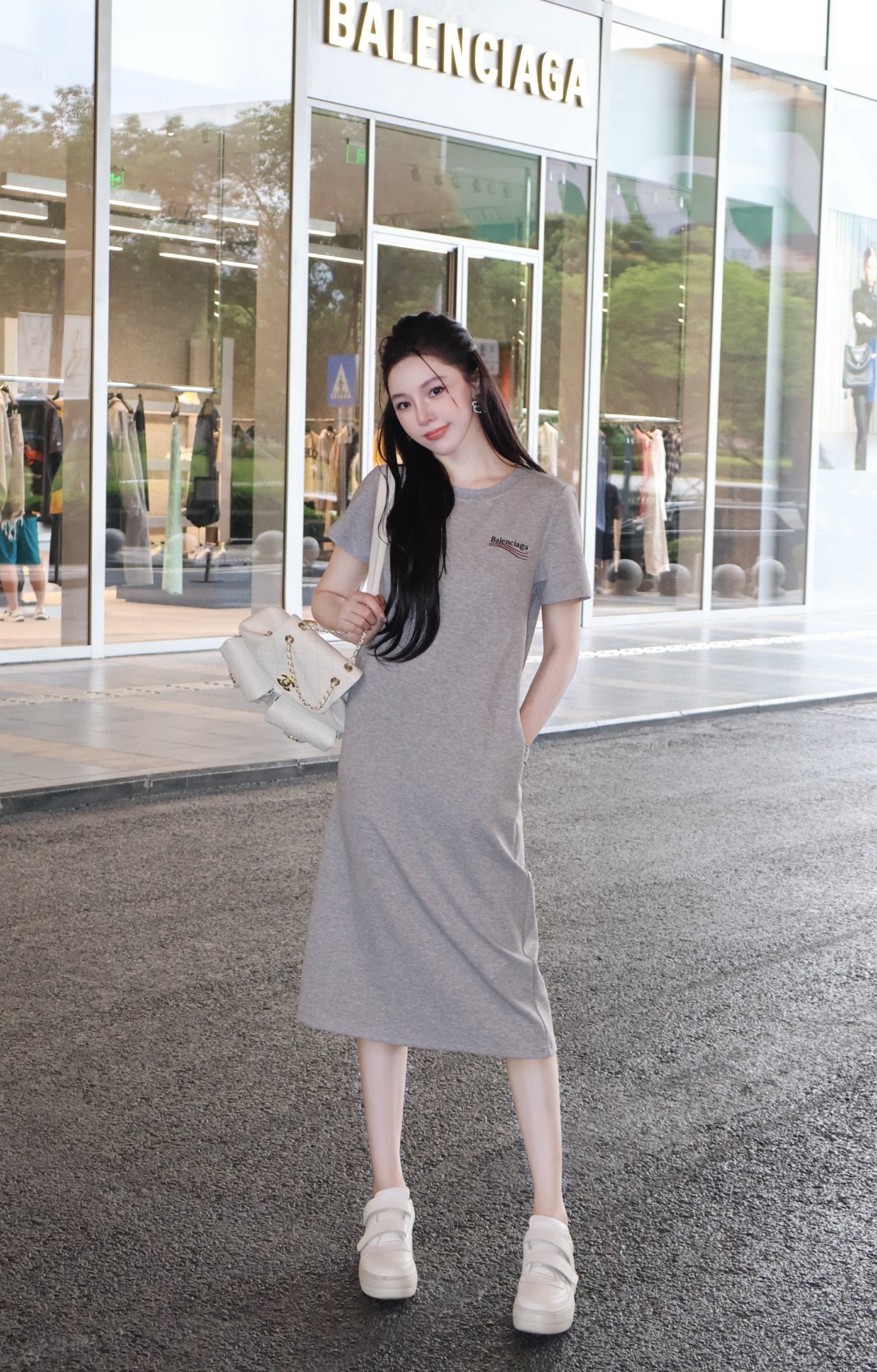 “Stylish Female Suit with Embroidery Logo: New Sale 25% Off!” - 图片 4