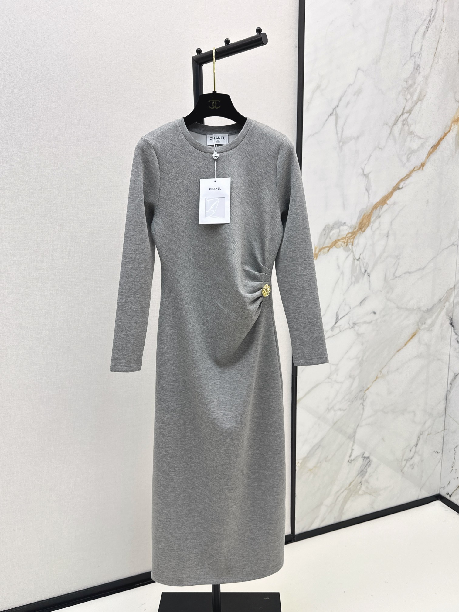 Elegant Chanel 25SS Ruched Waist Midi Dress - Slimming and Chic for Any Occasion 1 a1755780378331 0237