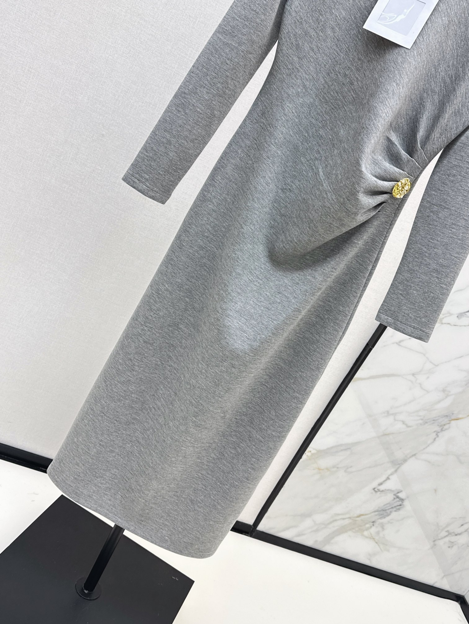 Elegant Chanel 25SS Ruched Waist Midi Dress - Slimming and Chic for Any Occasion 5 a1755780378419 3278