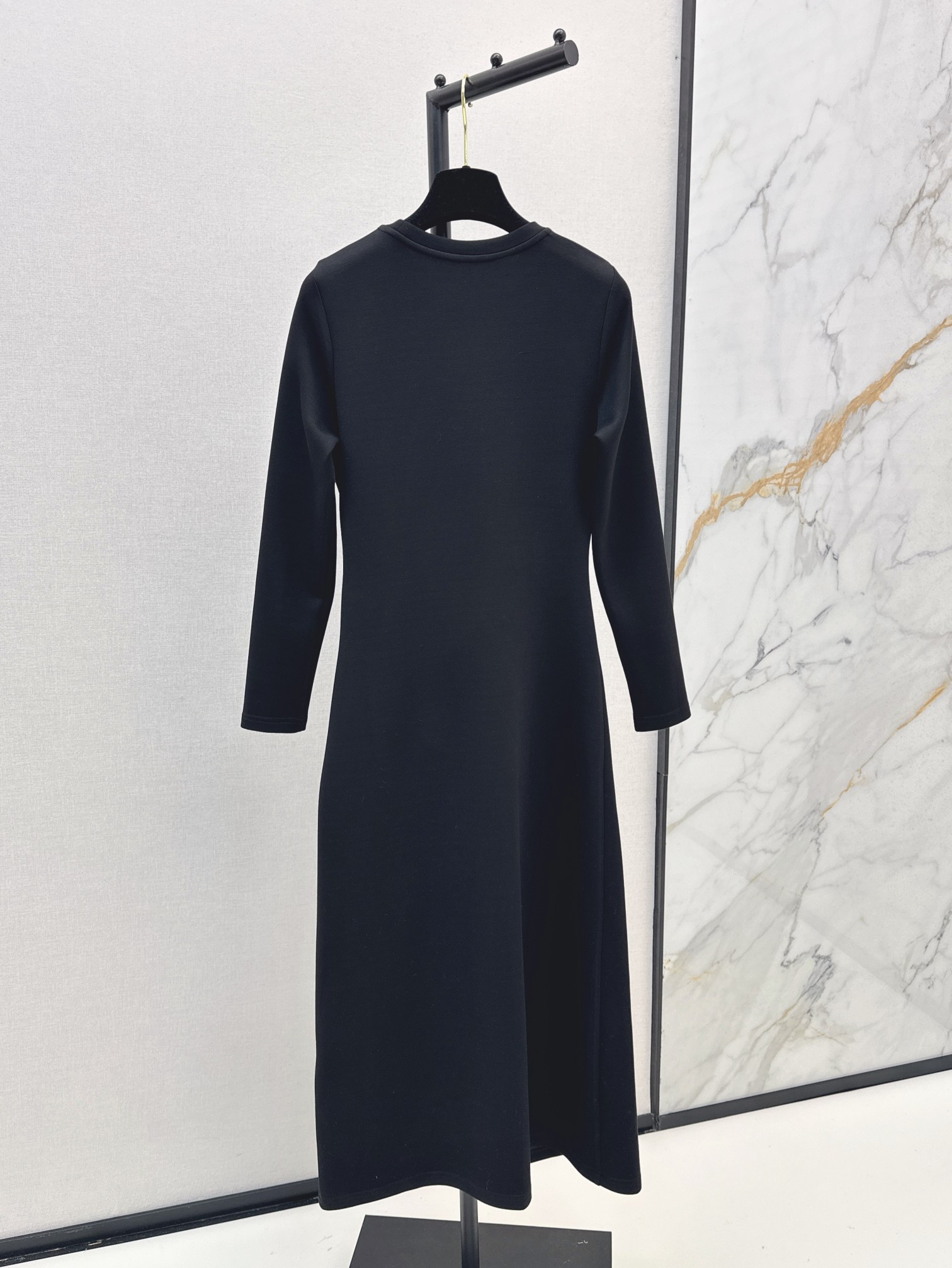 Elegant Chanel 25SS Ruched Waist Midi Dress - Slimming and Chic for Any Occasion 9 a1755780380300 7522