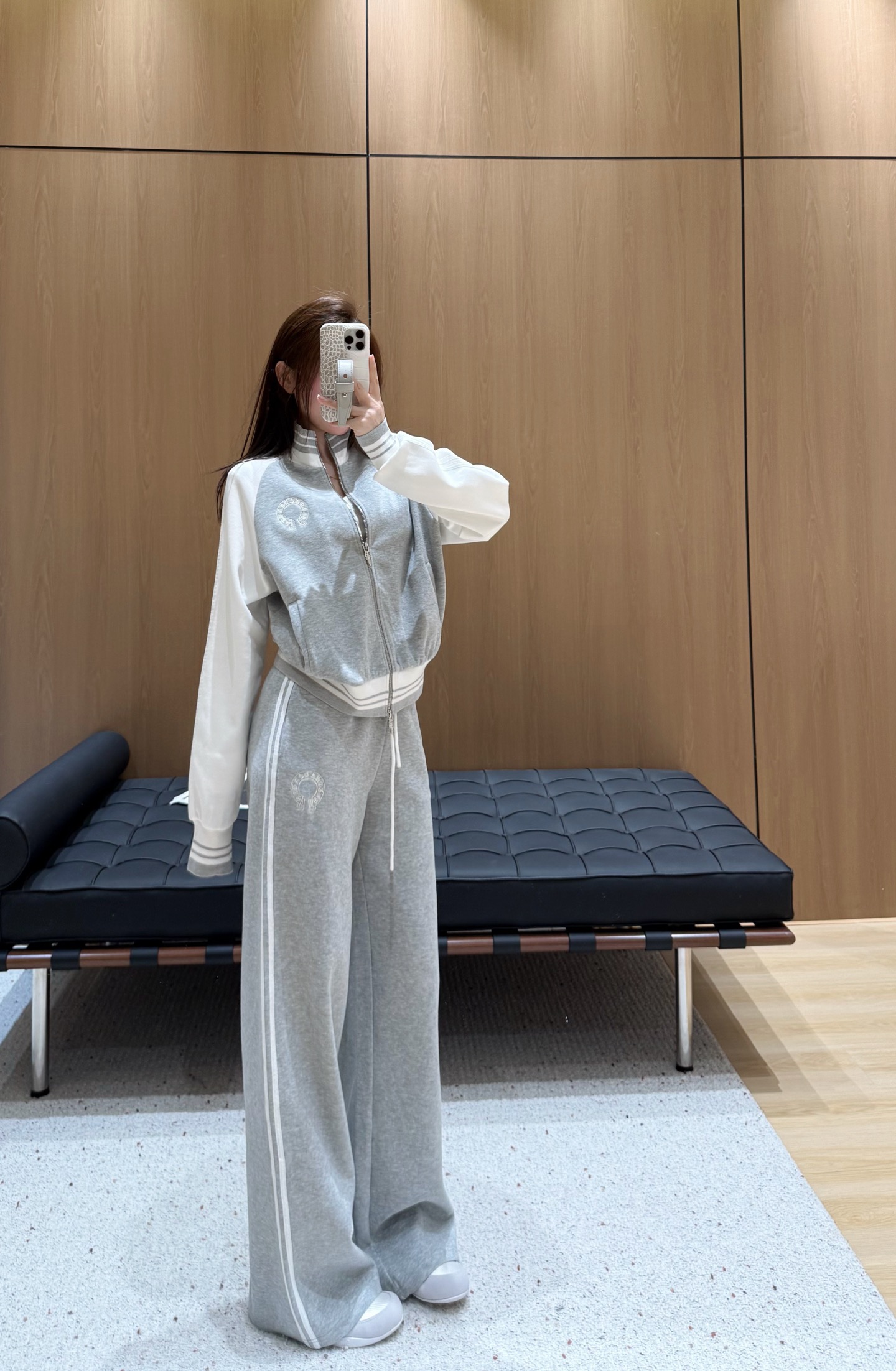 Minimalist Style French Elegant Tracksuit, Casual and Fashionable for Women 5 a1756288923235 6780