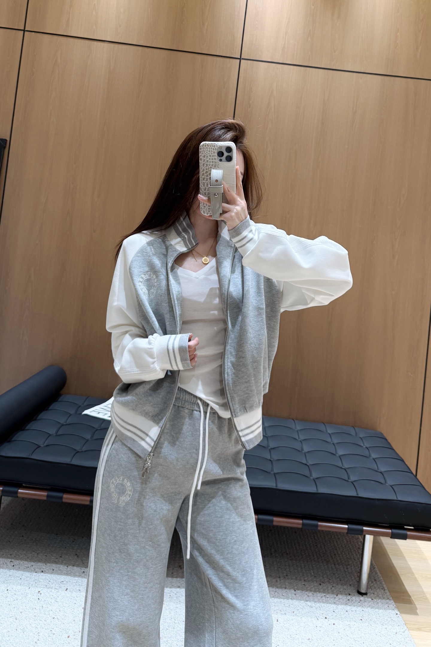 Minimalist Style French Elegant Tracksuit, Casual and Fashionable for Women 2 a1756288923235 7373