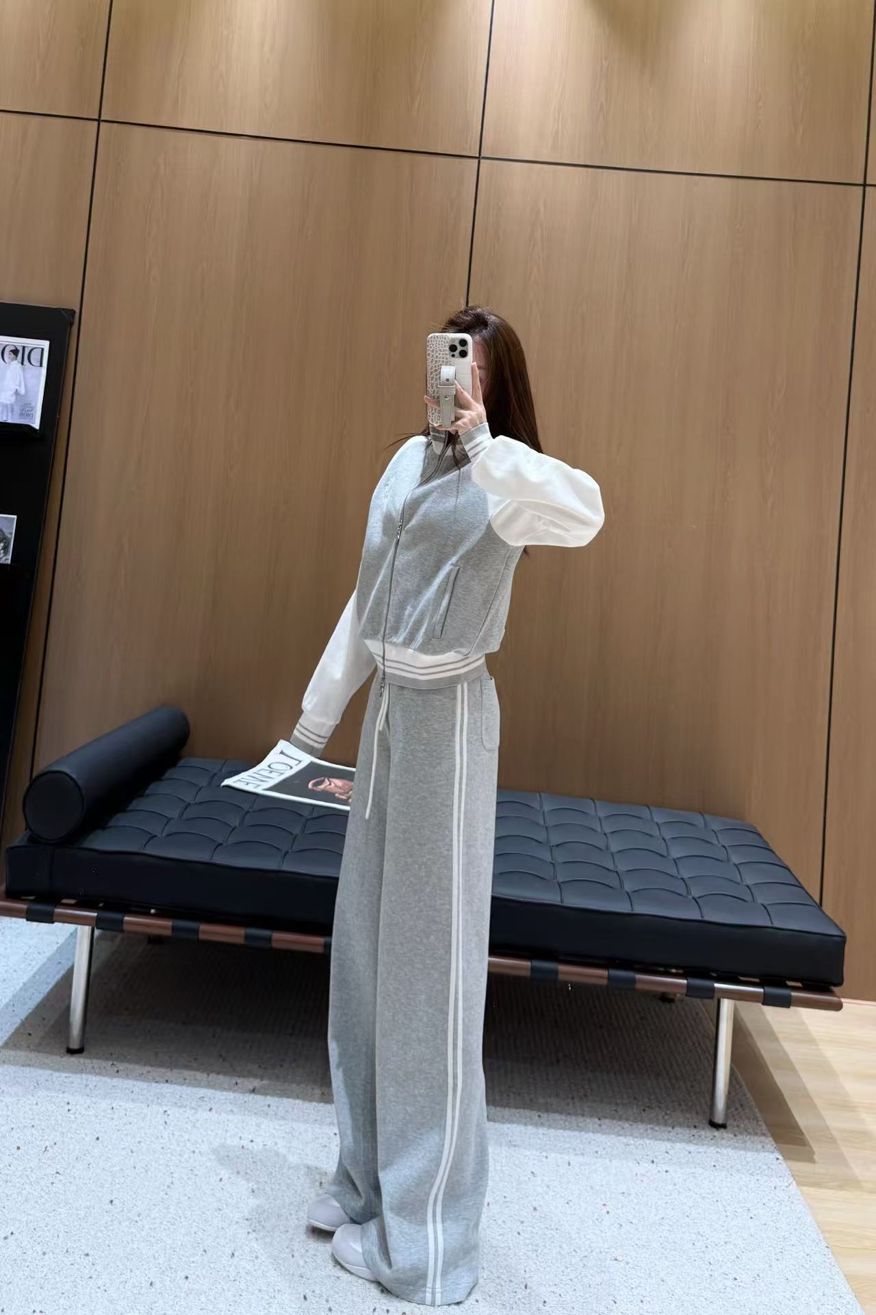 Minimalist Style French Elegant Tracksuit, Casual and Fashionable for Women 6 a1756288924642 2353