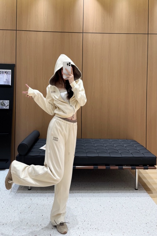 Women's Two-Piece Hoodie and Drawstring Pants Set - Casual and Chic Style 1 Women's Two-Piece Hoodie and Drawstring Pants Set - Casual and Chic Style