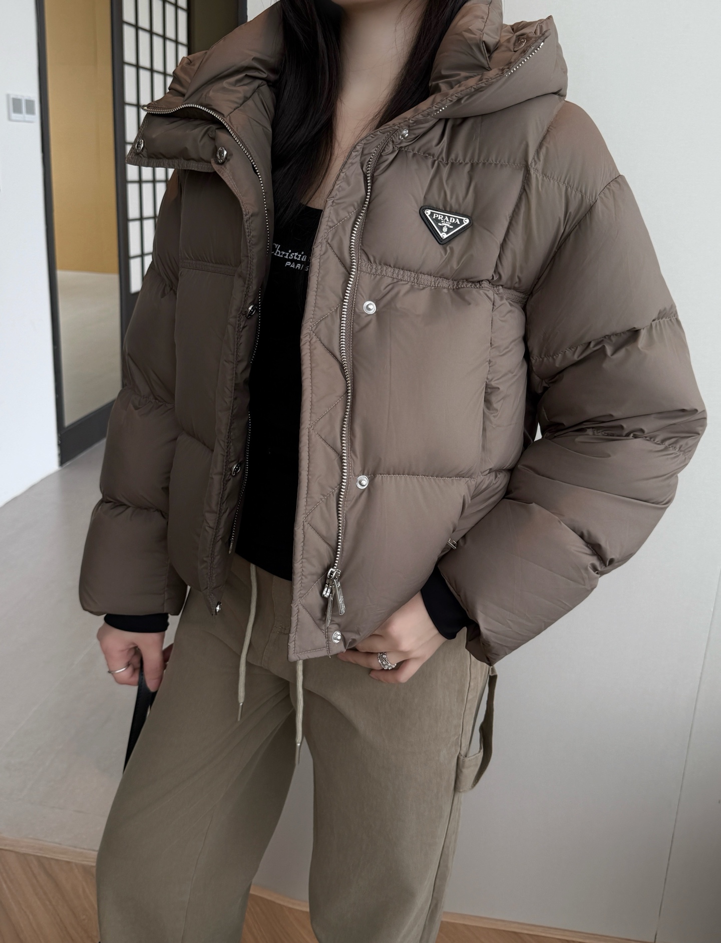 Stylish Hooded Puffer Jacket with Logo Detail - Warm and Fashionable 5 a1760098167802 5411