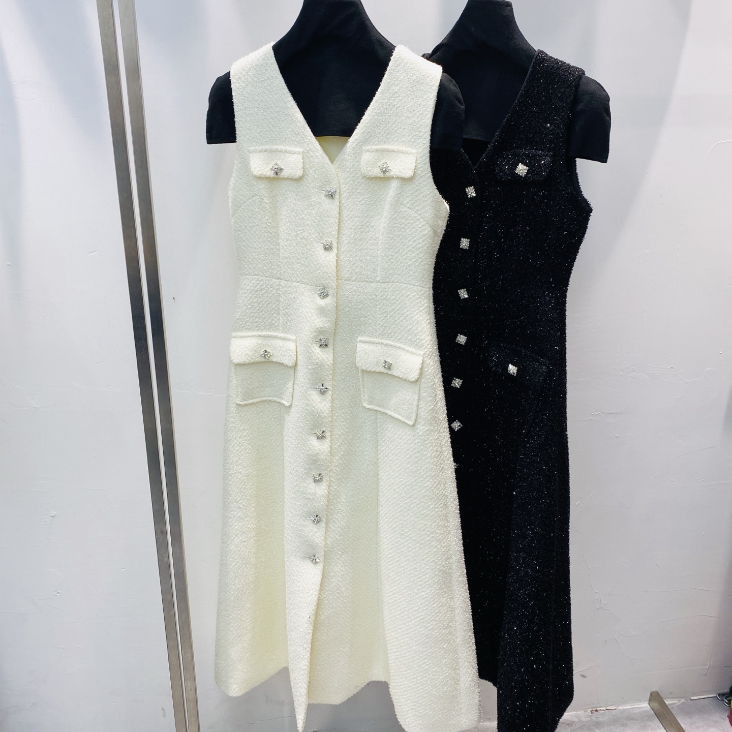 NO:316567,New self-portrai* small fragrance style V-neck tweed sleeveless vest dress SML2, skirts, alexander wang19860909新款self-portrai* 小香风V领粗花呢无袖背心连衣裙SML2,,skirts,alexander wang,Women's clothing