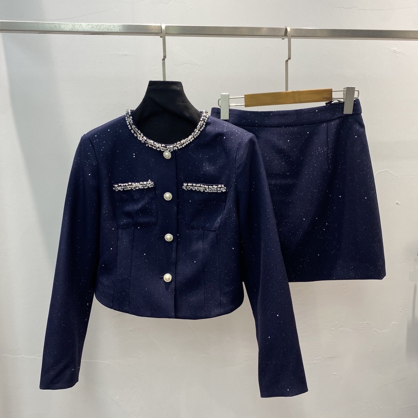 NO:314023,New French style celebrity heavy industry pearl sequin jacket   skirt two-piece SMLXL, skirts, jackets & coats, alexander wang19860909新款法式千金名媛重工珍珠亮片外套 半身裙两件套SMLXL,,skirts,jackets & coats,alexander wang,Women's clothing