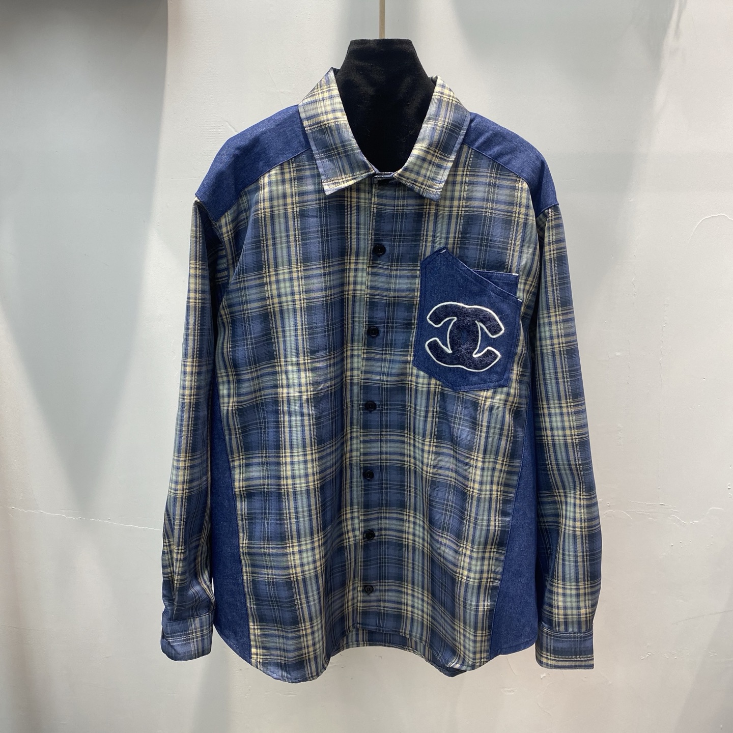 NO:307459,New retro checked denim color-blocked lapel casual long-sleeved shirt boyfriend style jacket top S, jackets & coats,shirts,alexander wang19860909新款复古格纹牛仔拼色翻领休闲长袖衬衫男友风外套上衣S,,jackets & coats,shirts,alexander wang,Women's clothing