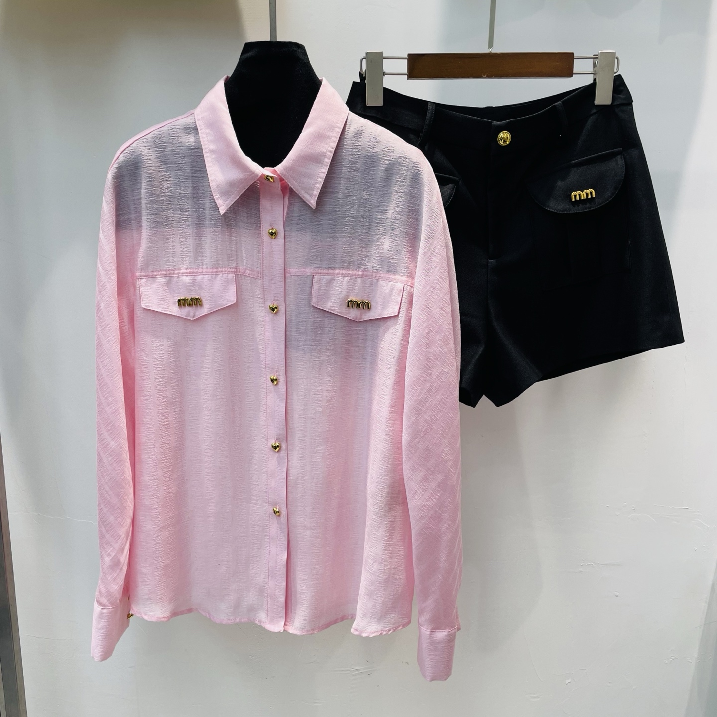 NO:307478,New fashionable and versatile long-sleeved shirt top   high-waisted shorts Xiaoxiang casual suit SMLX, shorts, shirts, alexander wang19860909新款时尚百搭长袖衬衫上衣 高腰短裤小香休闲套装SMLX,,shorts,shirts,alexander wang,Women's clothing