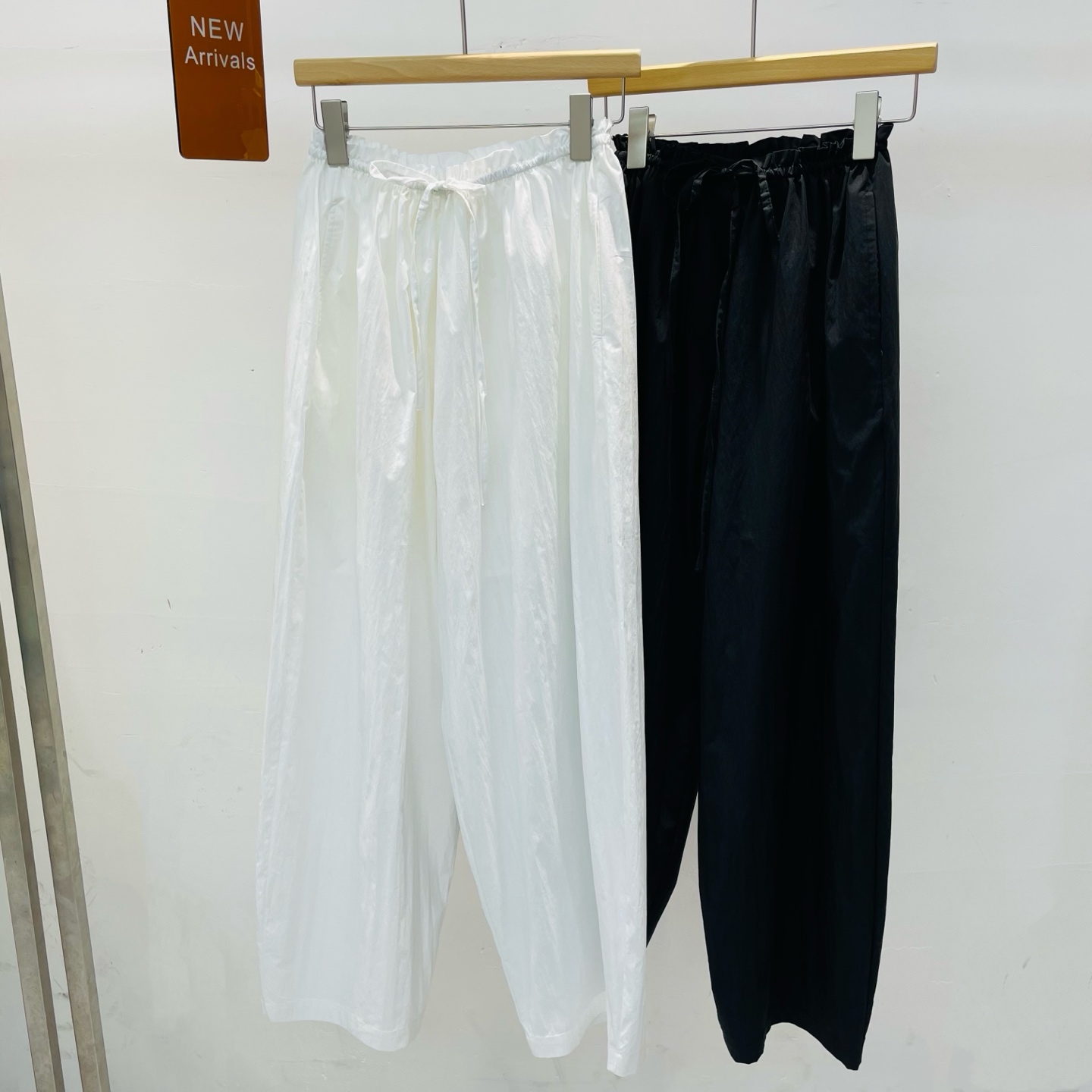 NO:311676,New niche designer lace embroidered elastic waist loose cotton linen wide-leg pants casual trousers SM, alexander wang19860909新款小众设计师花边刺绣松紧腰宽松棉麻阔腿裤休闲长裤SM,,alexander wang,Women's clothing