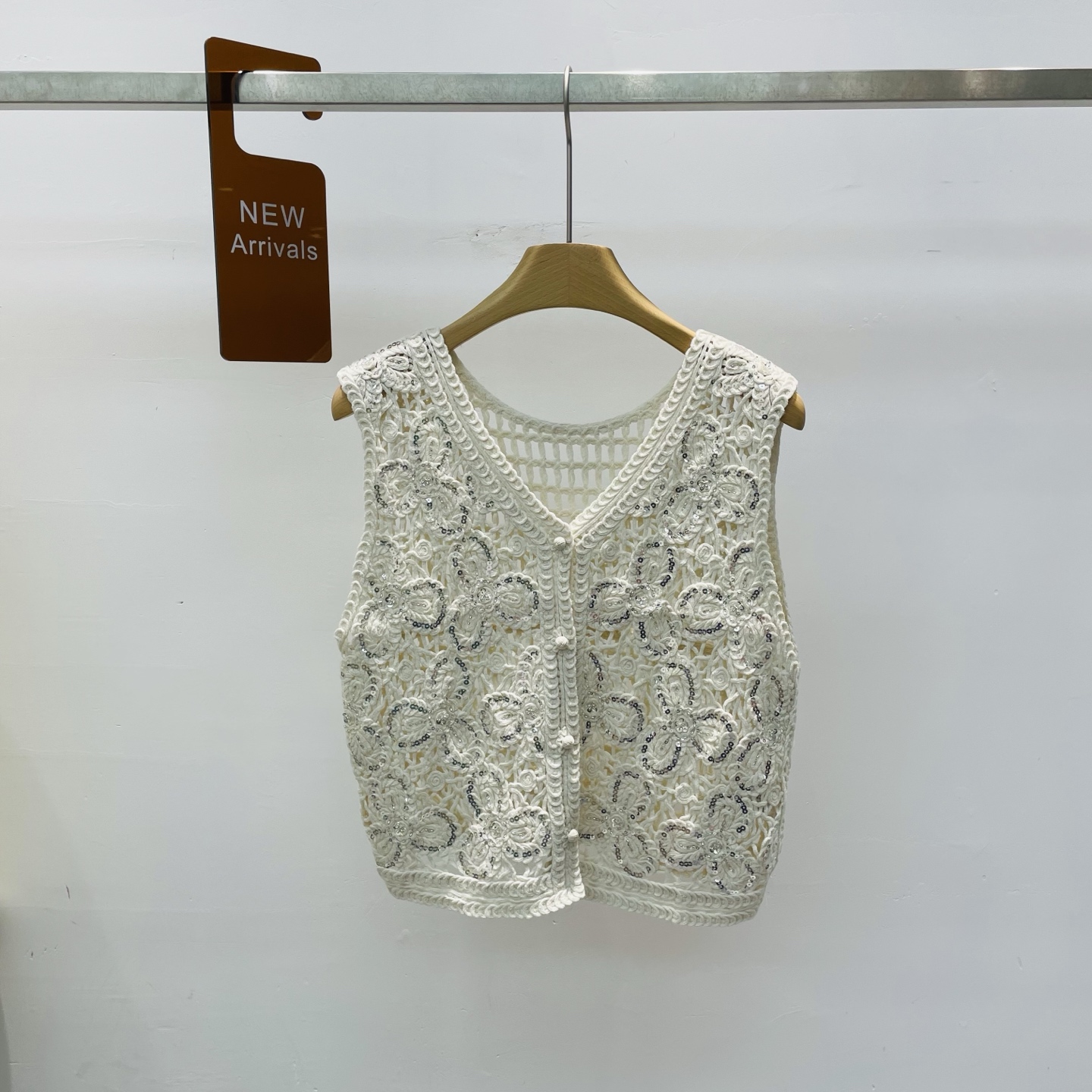 NO:312696,New MiU heavy industry sequin crochet embroidered knitted V-neck versatile horse clip top SML, miumiu, alexander wang19860909新款miu系重工亮片钩花刺绣针织V领百搭马夹上衣SML,,miumiu,alexander wang,Women's clothing