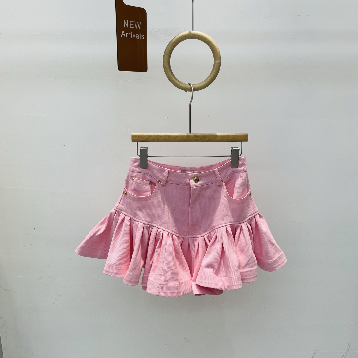 NO:313206,New small fragrance style one-button hip A-line skirt with ruffle design niche versatile denim skirt SM, skirts, alexander wang19860909新款小香风一粒扣包臀A字裙荷叶边设计感小众百搭牛仔短裙SM,,skirts,alexander wang,Women's clothing