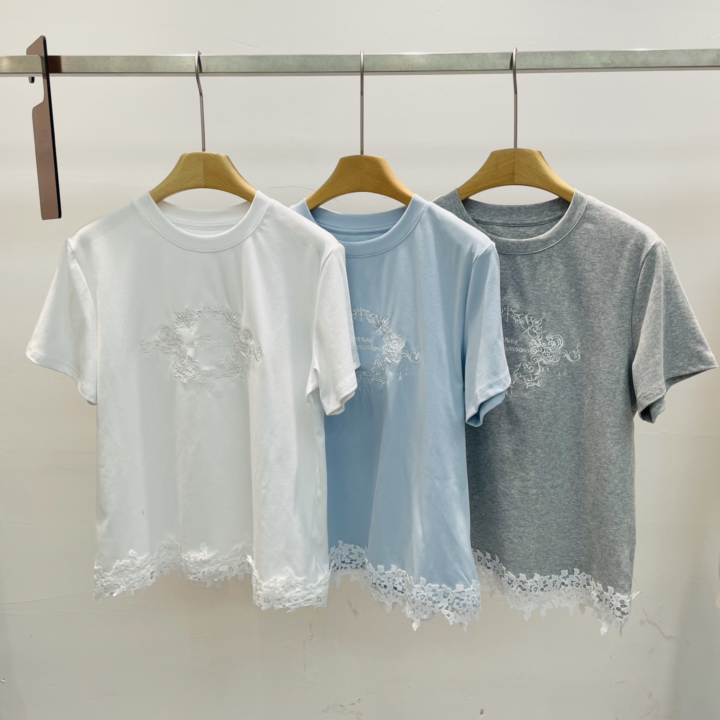 NO:321591,New style embroidered jacquard lace versatile slim short-sleeved T-shirt top SM, T-shirt,tees, t-shirt,alexander wang19860909新款 刺绣提花蕾丝花边百搭显瘦短袖T恤上衣SM,,T-shirt,tees，t-shirt,alexander wang,Women's clothing