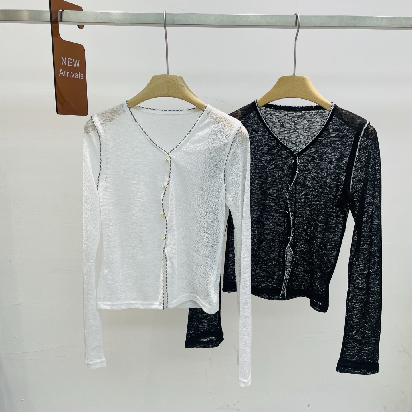 NO:321603,New small fragrance style casual slim V-neck thin ice silk sunscreen cardigan top SM, alexander wang19860909新款小香风 休闲显瘦V领薄款冰丝防晒开衫上衣SM,,alexander wang,Women's clothing