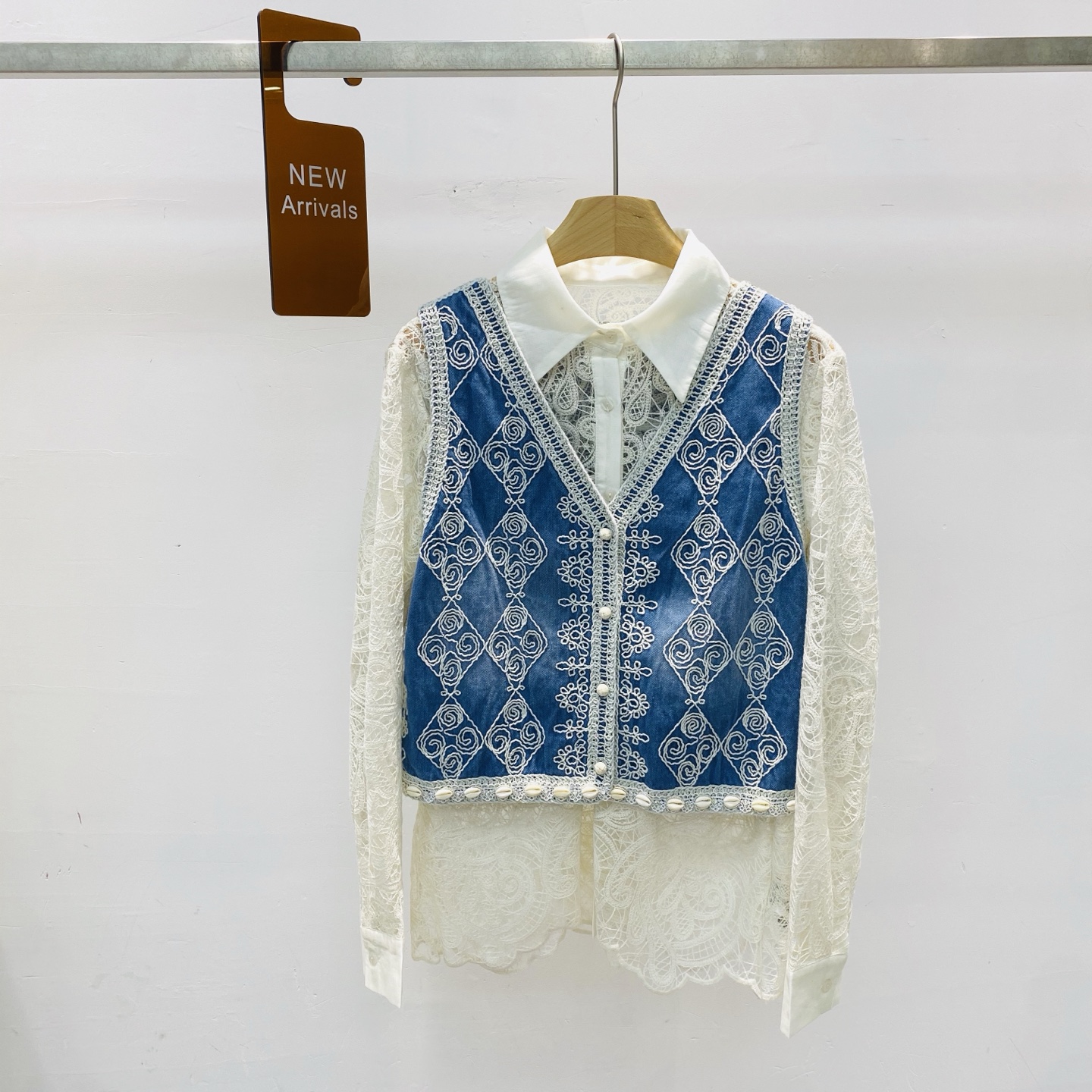 NO:323207,New design niche blue ethnic style denim vest sleeveless jacket vest top SML vest, jackets & coats, alexander wang19860909新款设计感小众蓝色民族风牛仔马甲无袖外套背心上衣SML背心,,jackets & coats,alexander wang,Women's clothing