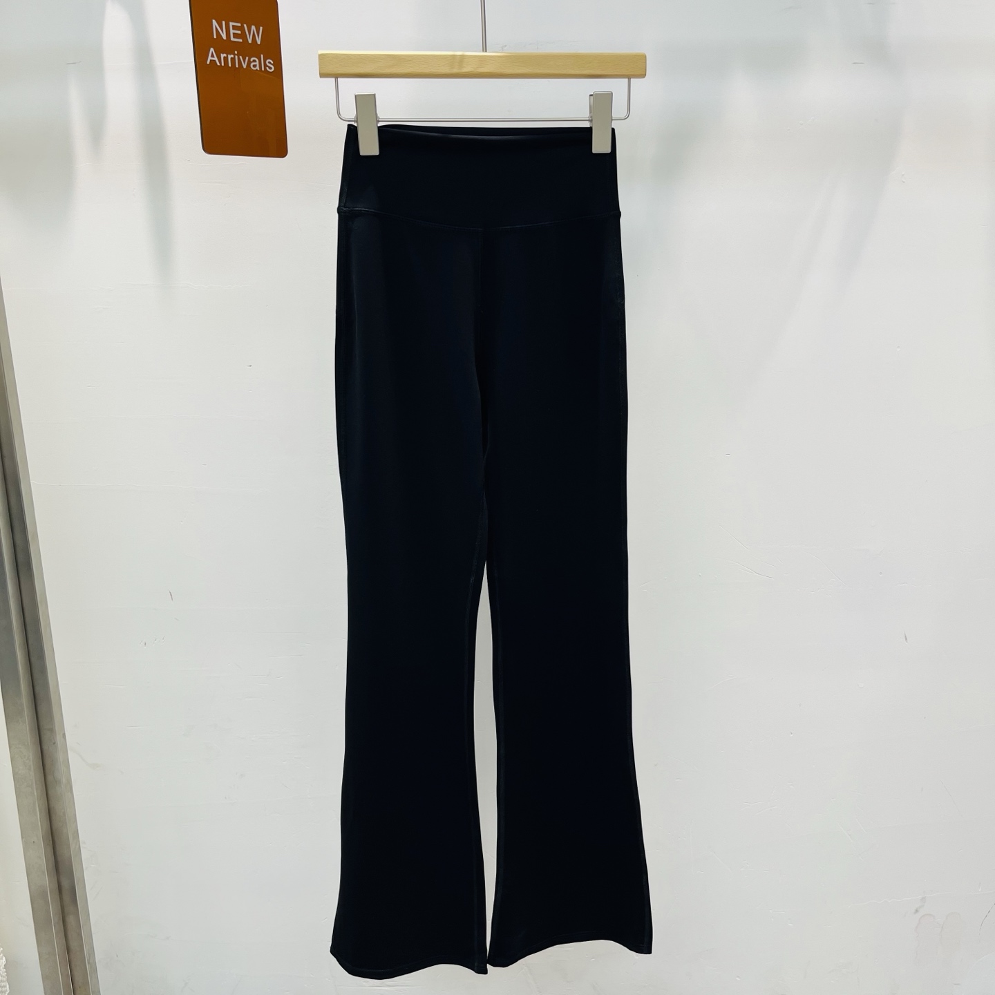 NO:329208,The new alo is full of nude feeling!  Showing long legs, slimming and lifting hips, yoga pants with high waist, slimming casual trousers, SML, alexander wang19860909新款alo 裸感十足！显大长腿,收腹提臀四面弹微喇瑜伽裤高腰显瘦休闲长裤SML,,alexander wang,Women's clothing