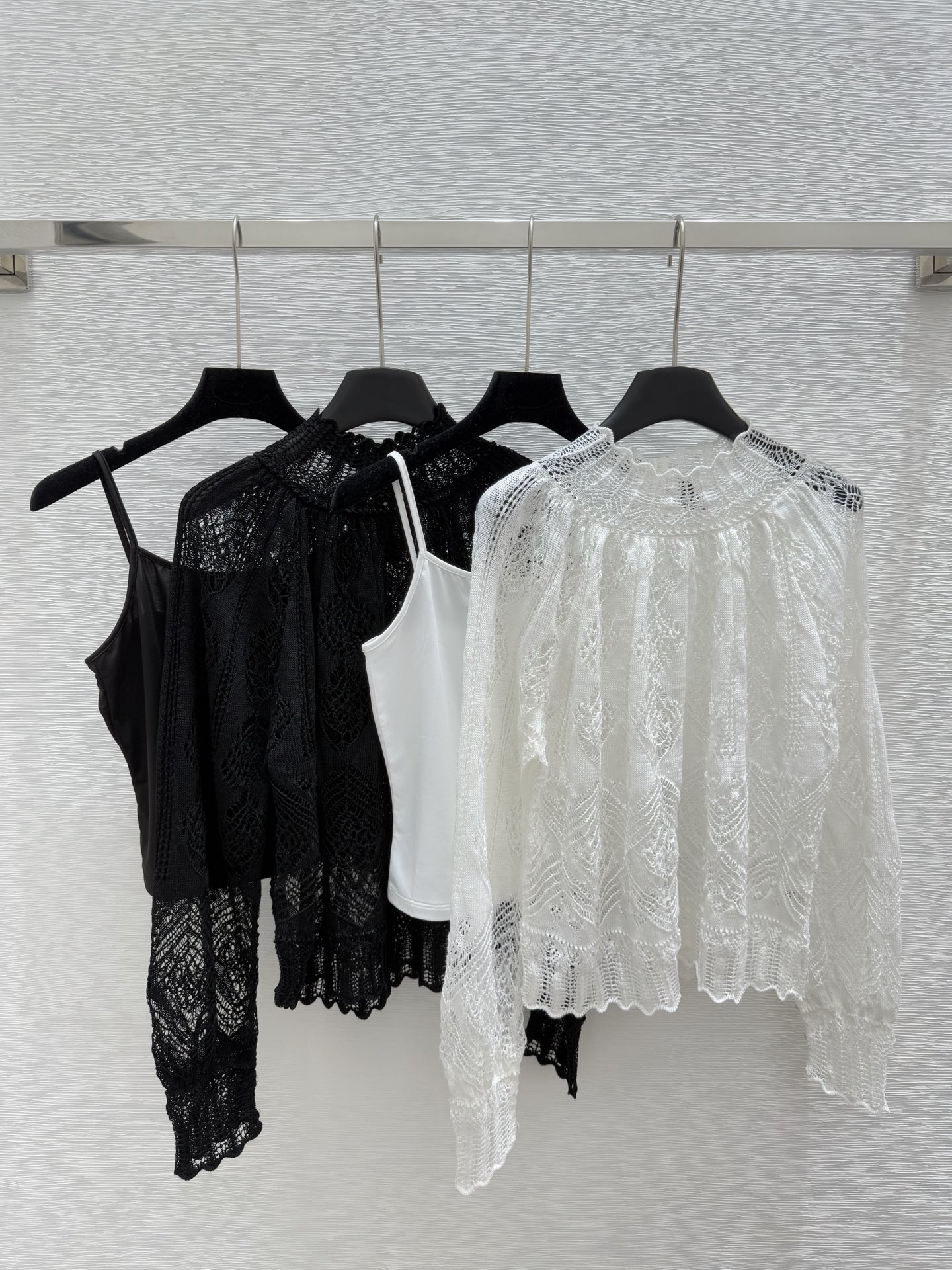 NO:331611,D Home Early Spring New Style Buttoned Lace Two-Piece Set Knitted Long Sleeve Color White Black Size 36.38.40, Dior, Alexander Wang19860909D家  早春新款 扣子蕾丝两件套针织长袖 颜色白色 黑色 尺码36.38.40,,dior,alexander wang,Women's clothing