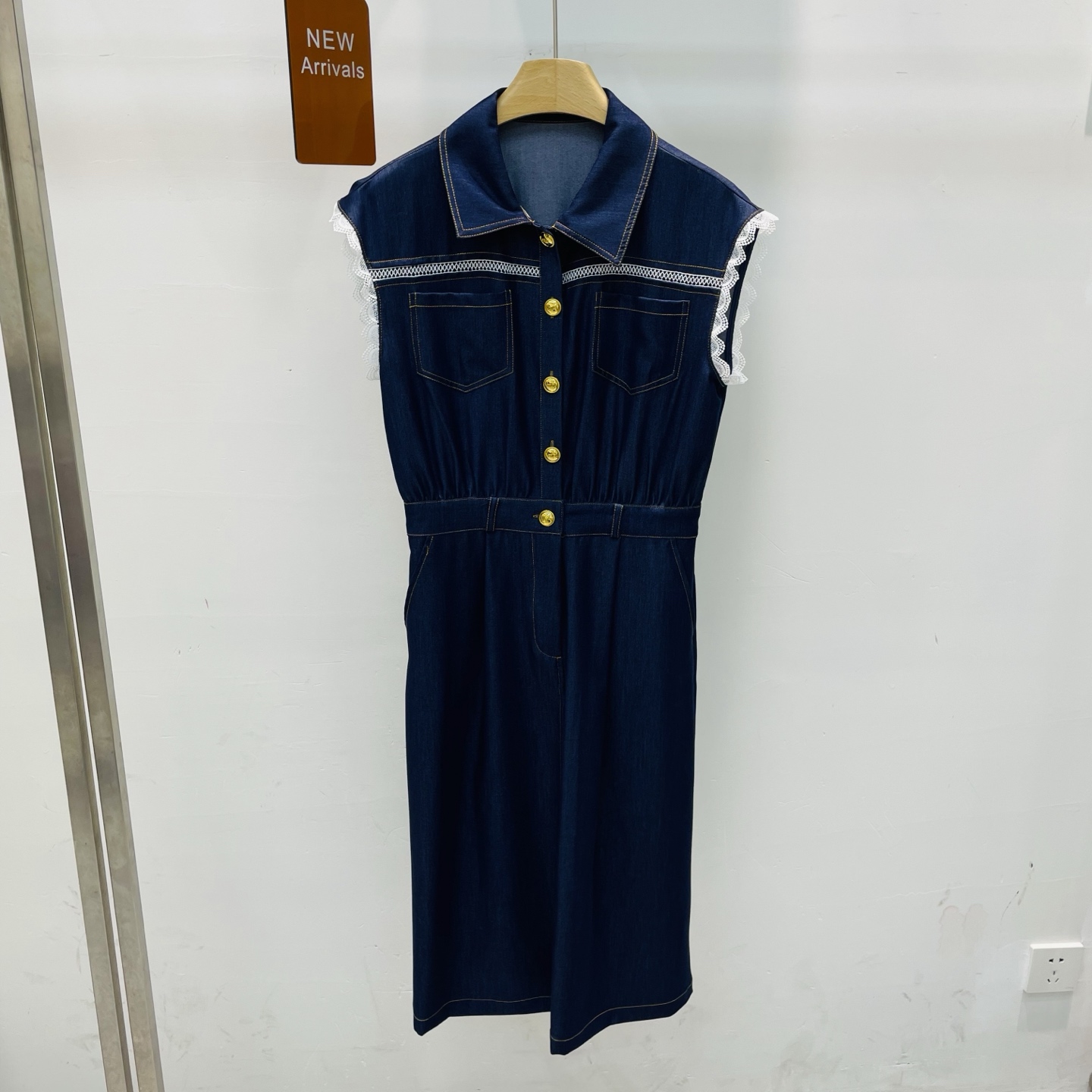 NO:327144,New mid-length waist-hugging slimming Tiansi denim fashionable lace spliced ​​sleeveless dress SMLXL, skirts, alexander wang19860909新款中长款收腰显瘦天丝牛仔洋气蕾丝拼接无袖连衣裙SMLXL,,skirts,alexander wang,Women's clothing